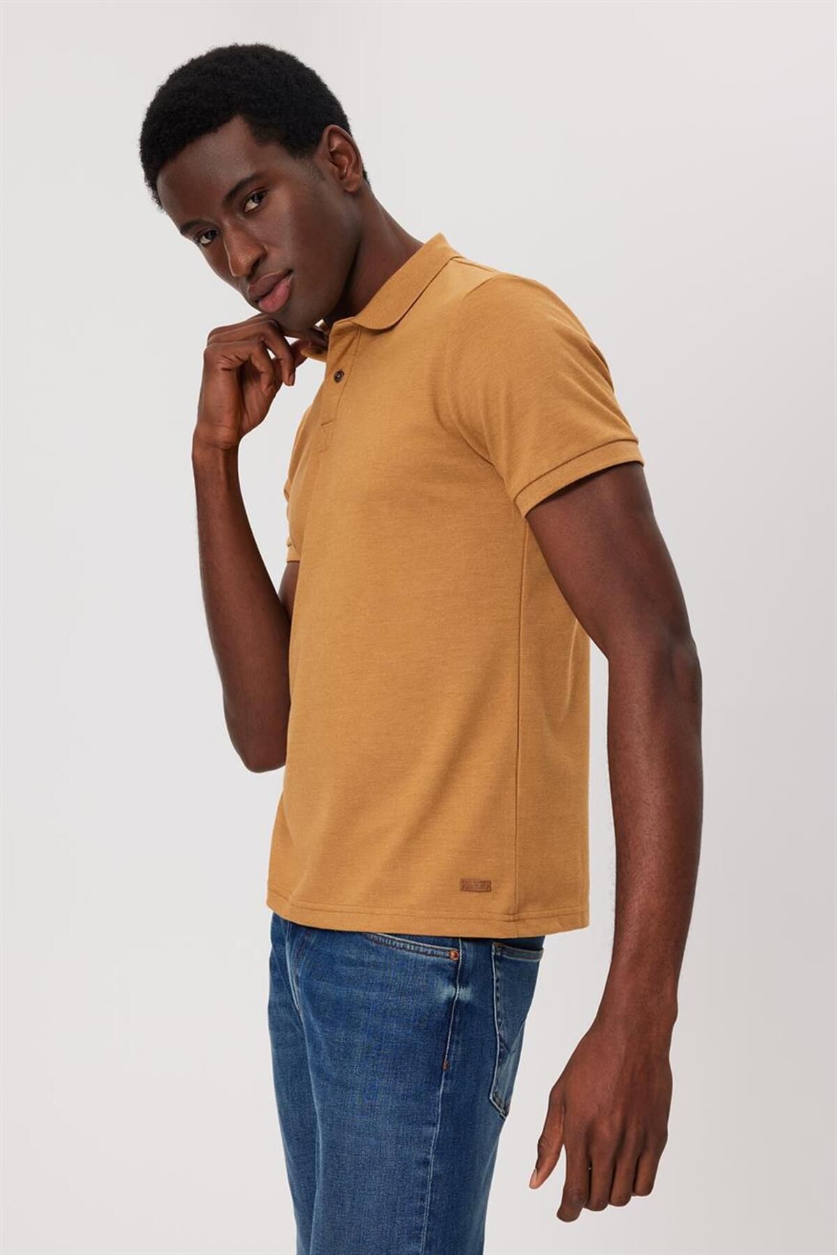 تی شرت زرد مردانه مایل اورجینال Lee Cooper