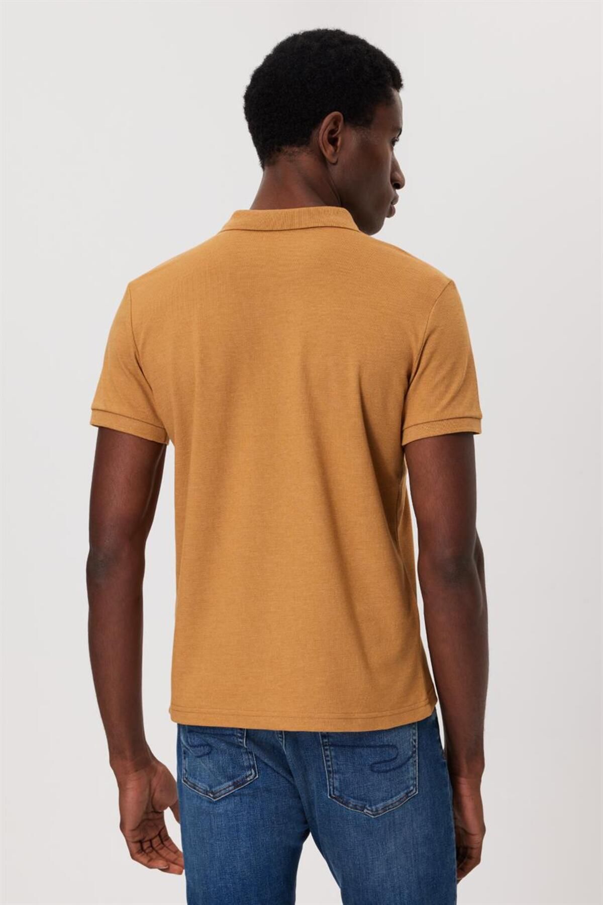 تی شرت زرد مردانه مایل اورجینال Lee Cooper