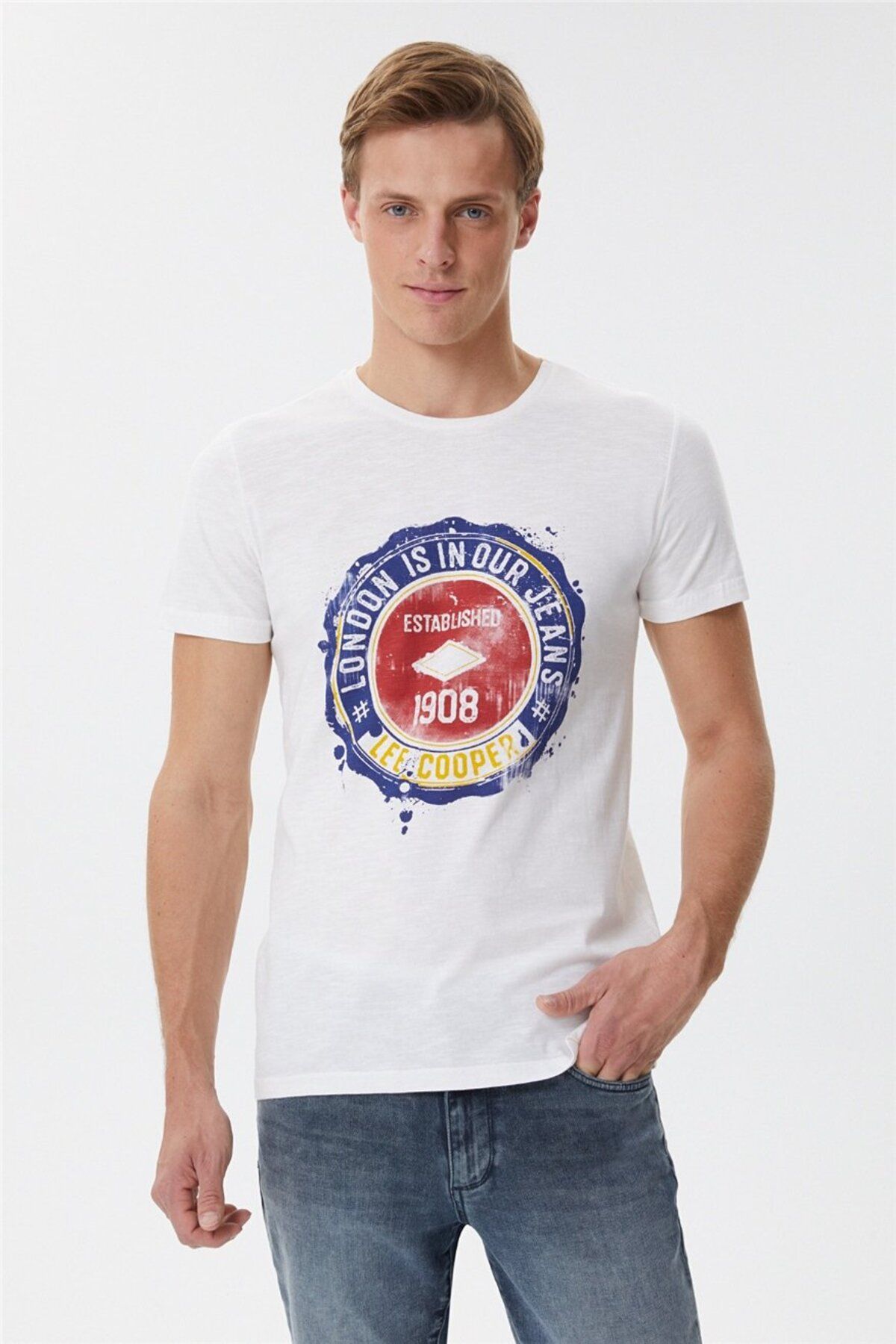 تی شرت سفید مردانه رایلی که یقه Lee Cooper