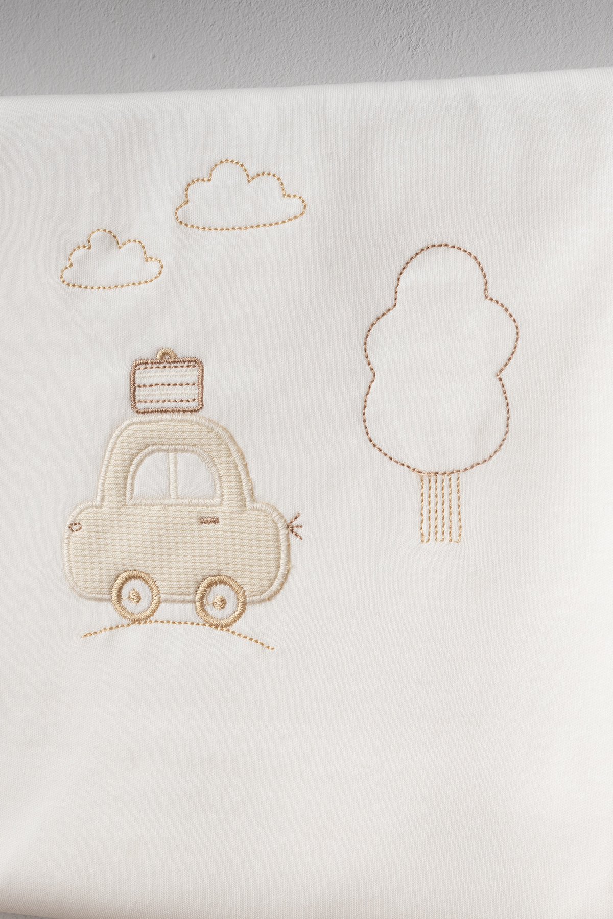 Bebitof Sevimli Araba Desenli 10 Parça Kutulu Yenidoğan Hastane Çıkışı Zıbın Seti fotoğrafı 2 (önizleme)