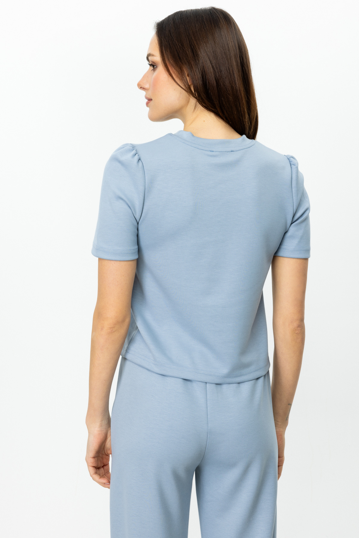 ON-Blouse with Embroidery on the Front 4