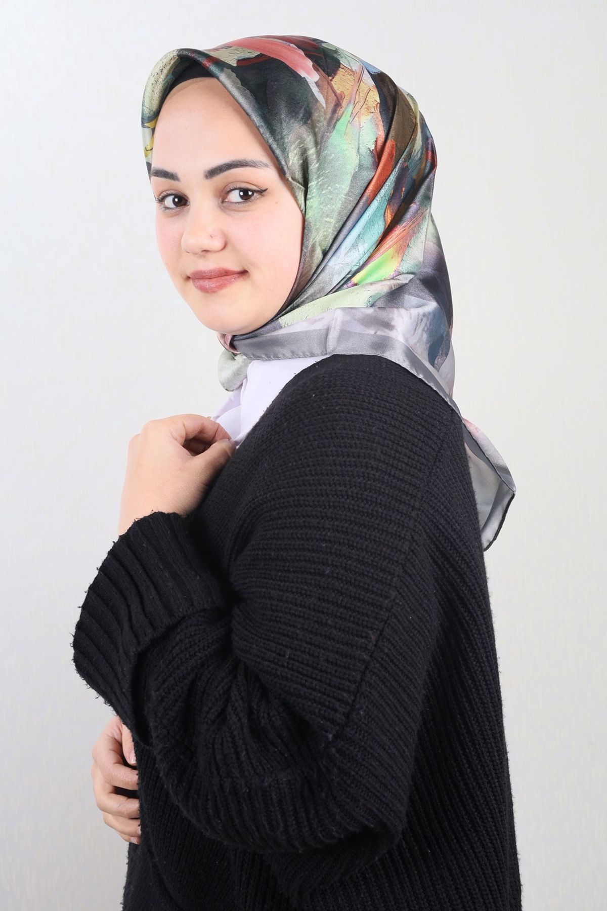 Berussa-Hybrid Patterned Crystal Scarf - Pattern-02 - Color-02 1