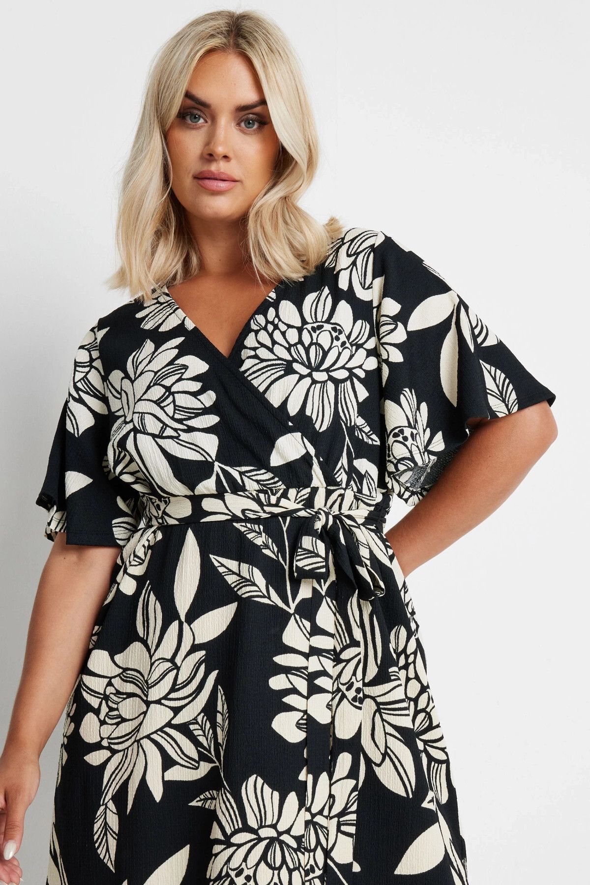 Stil Diva-Plus Size Short Sleeve V Neck Belted Wrap Dress 137987 2