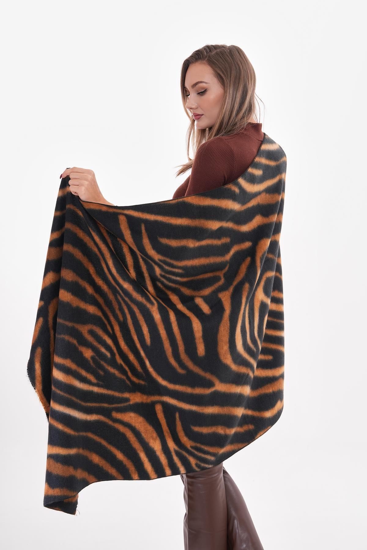 Luminos Butik-وشاح صوف Mürup Zebra Motif - شال كتف / شكل واحد فقط متاح 2