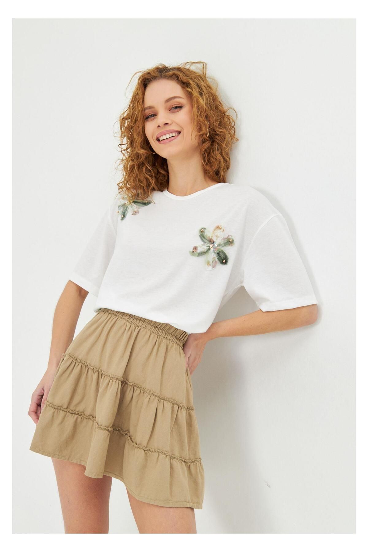 TIFFANY&TOMATO Çiçek İşlemeli T-Shirt