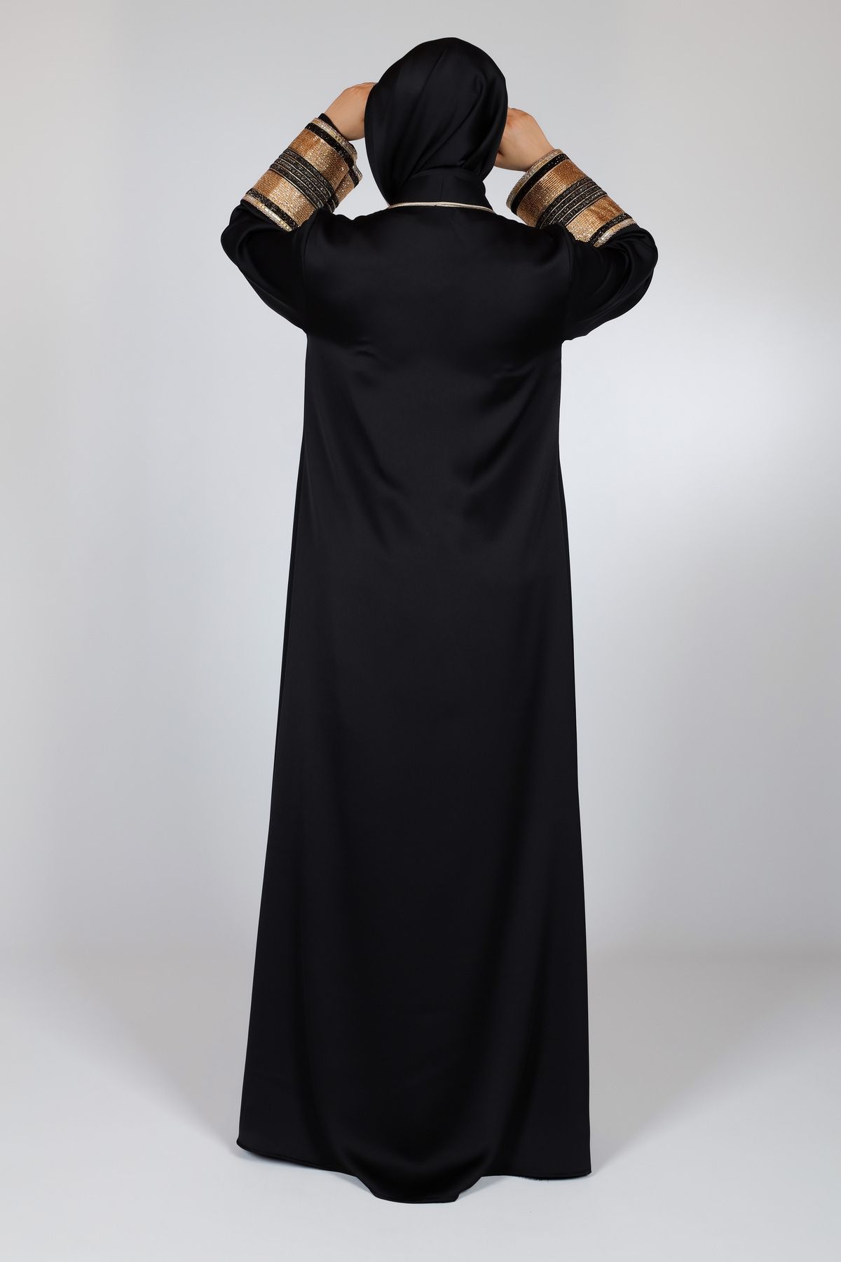 HARİKA WEAR-Luxury Black Abaya - Gold Detailed, Traditional and Modern Design 8