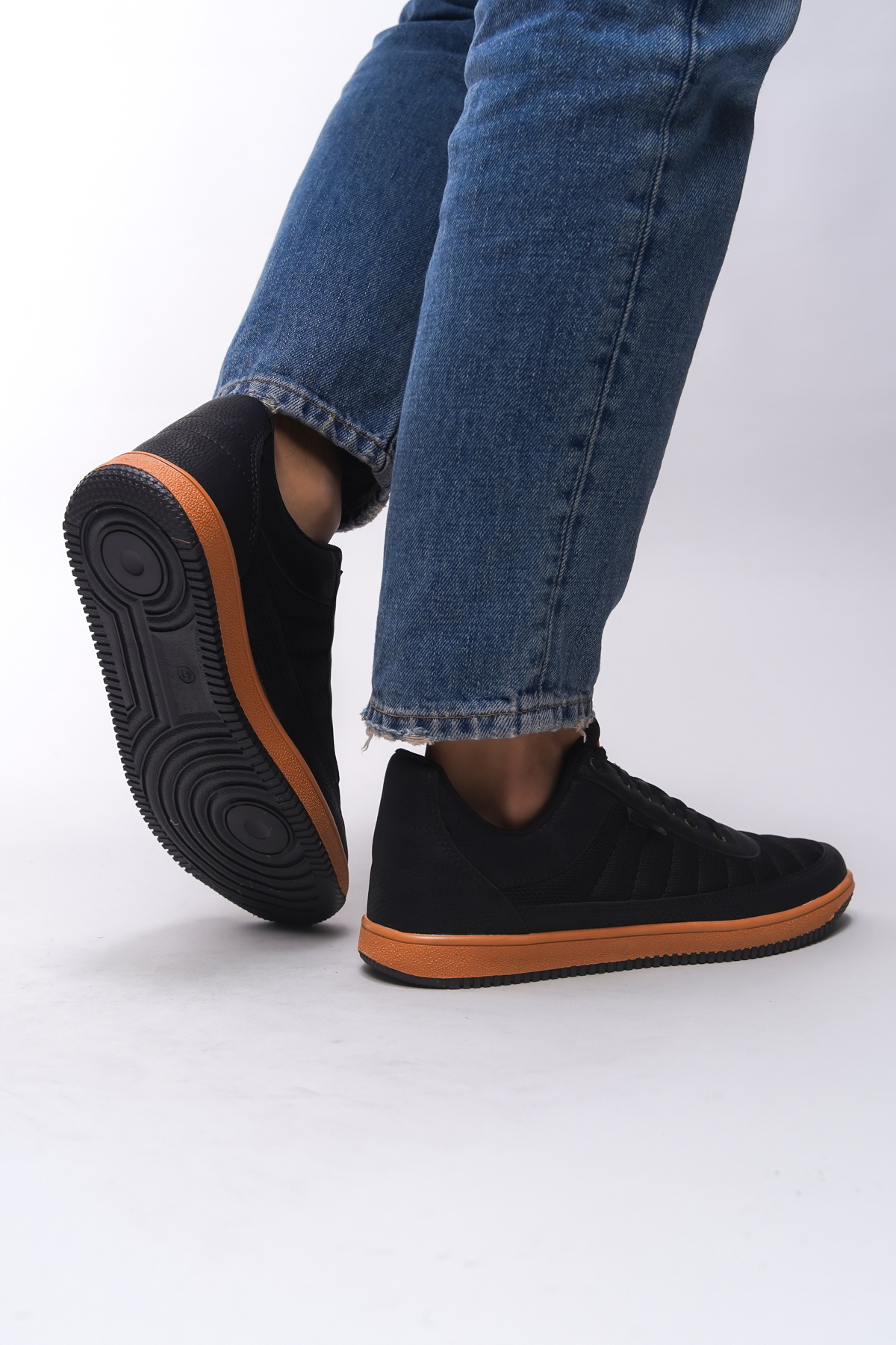 Riccon-Arndeyr Men's Sneaker 0012014   Black Crepe 5