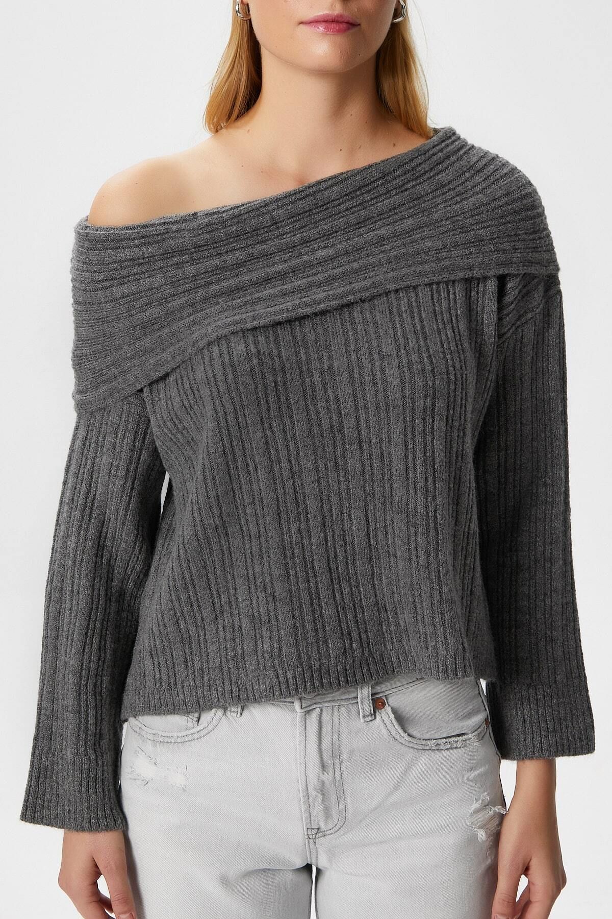 Ritnice-Women's Perla Anthracite Soft Textured Sweater 5