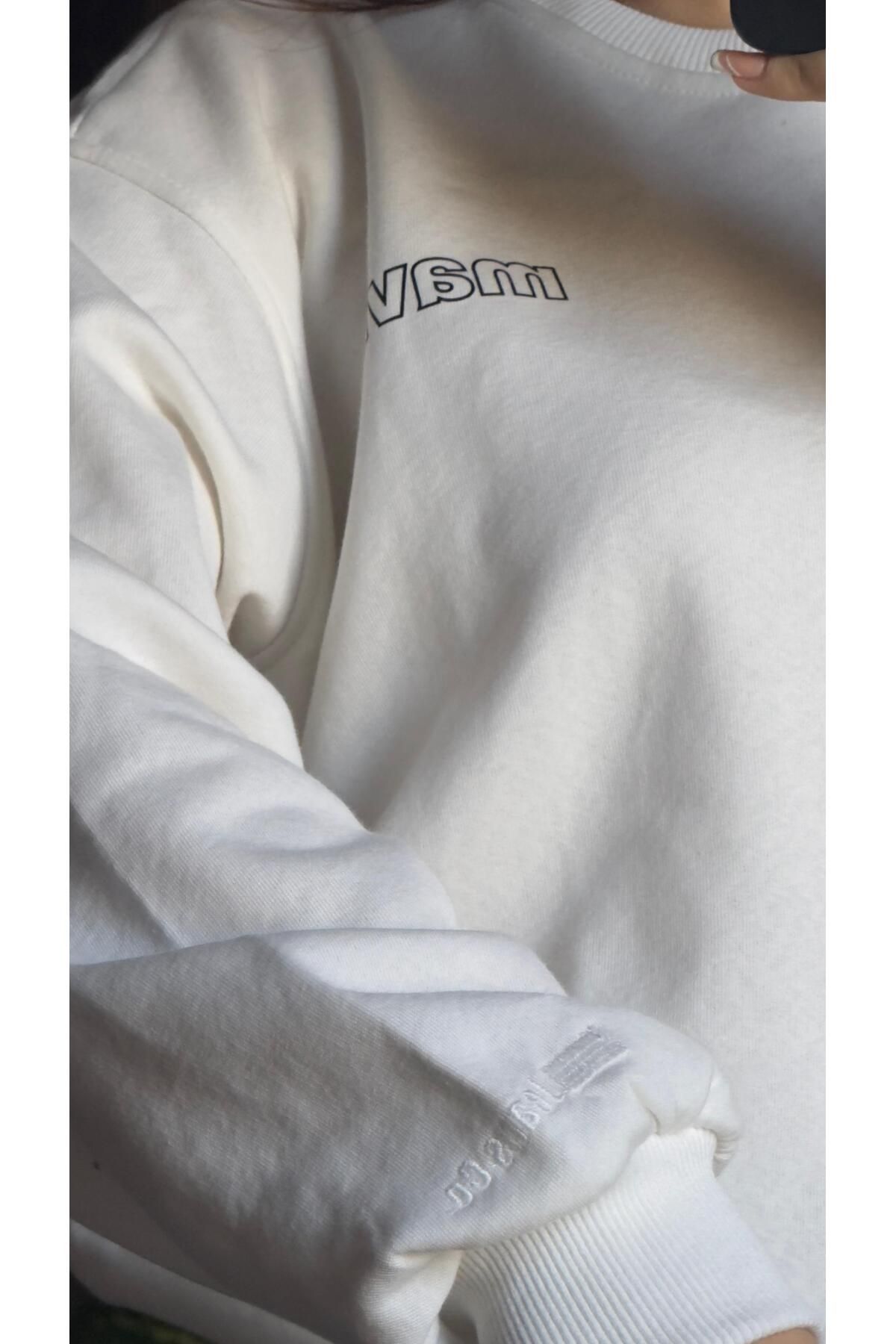 Qenz-White 3 Thread Sweatshirt 3