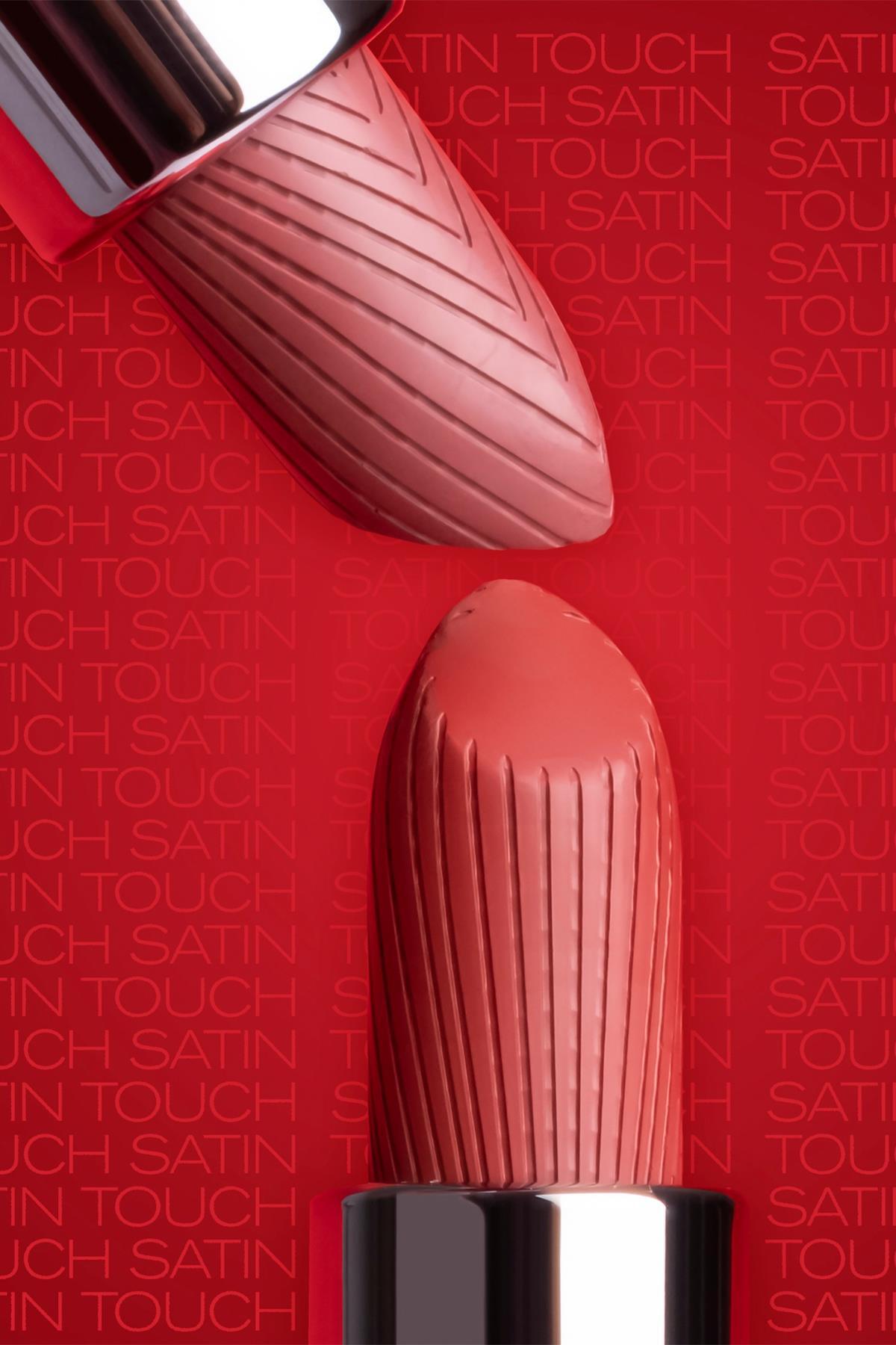 Uzun Süre Kalıcı Nemlendirici Pürüzsüz Etkili Yarı Mat Ruj - Satin Touch Lipstick 819 Russet Pink — صورتی SATINTOUCH — تصویر 8 از 9