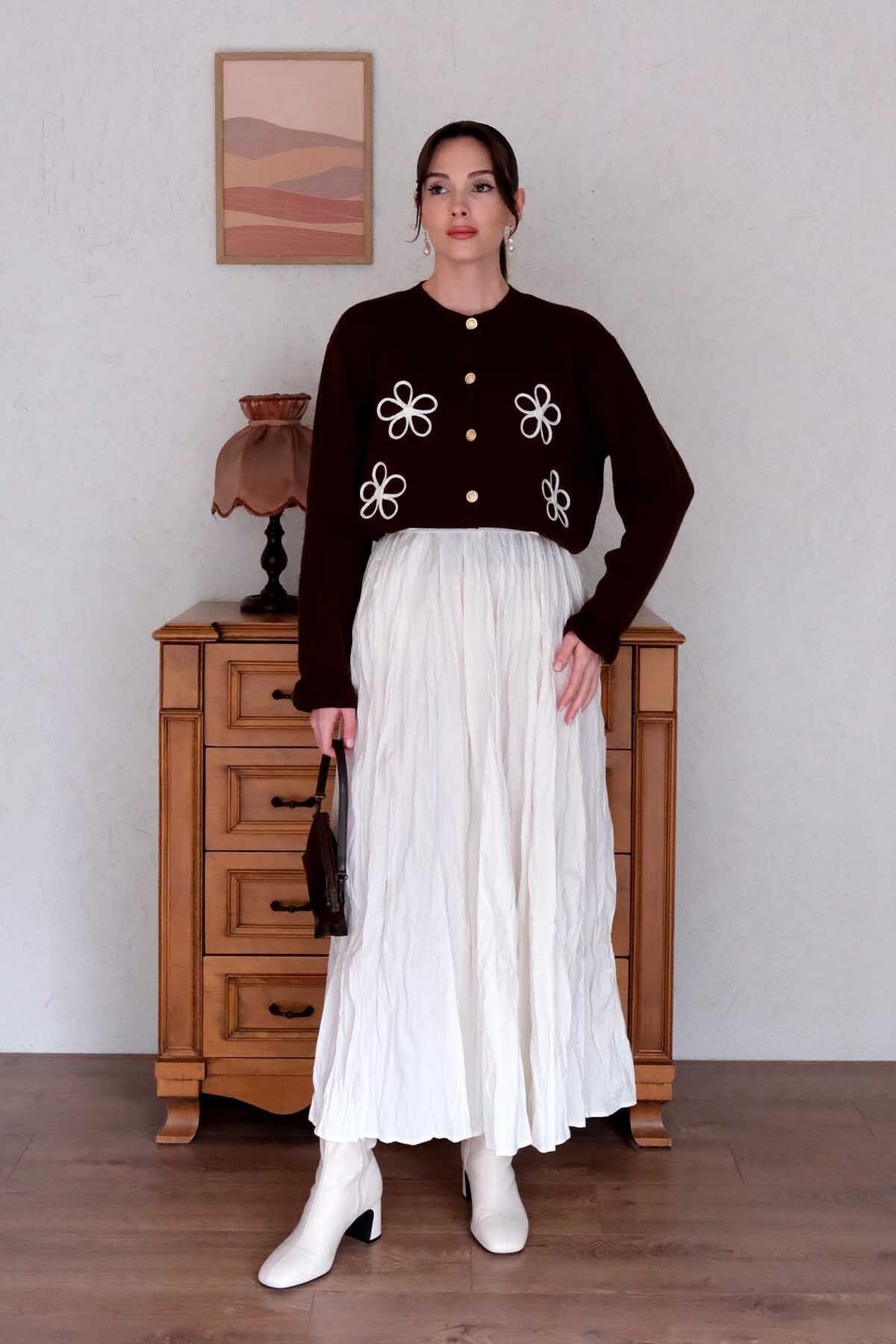 Ceylan Otantik-Ecru Crocheted Bohemian Skirt & Daisy Embroidered Bitter Brown Cardigan 3