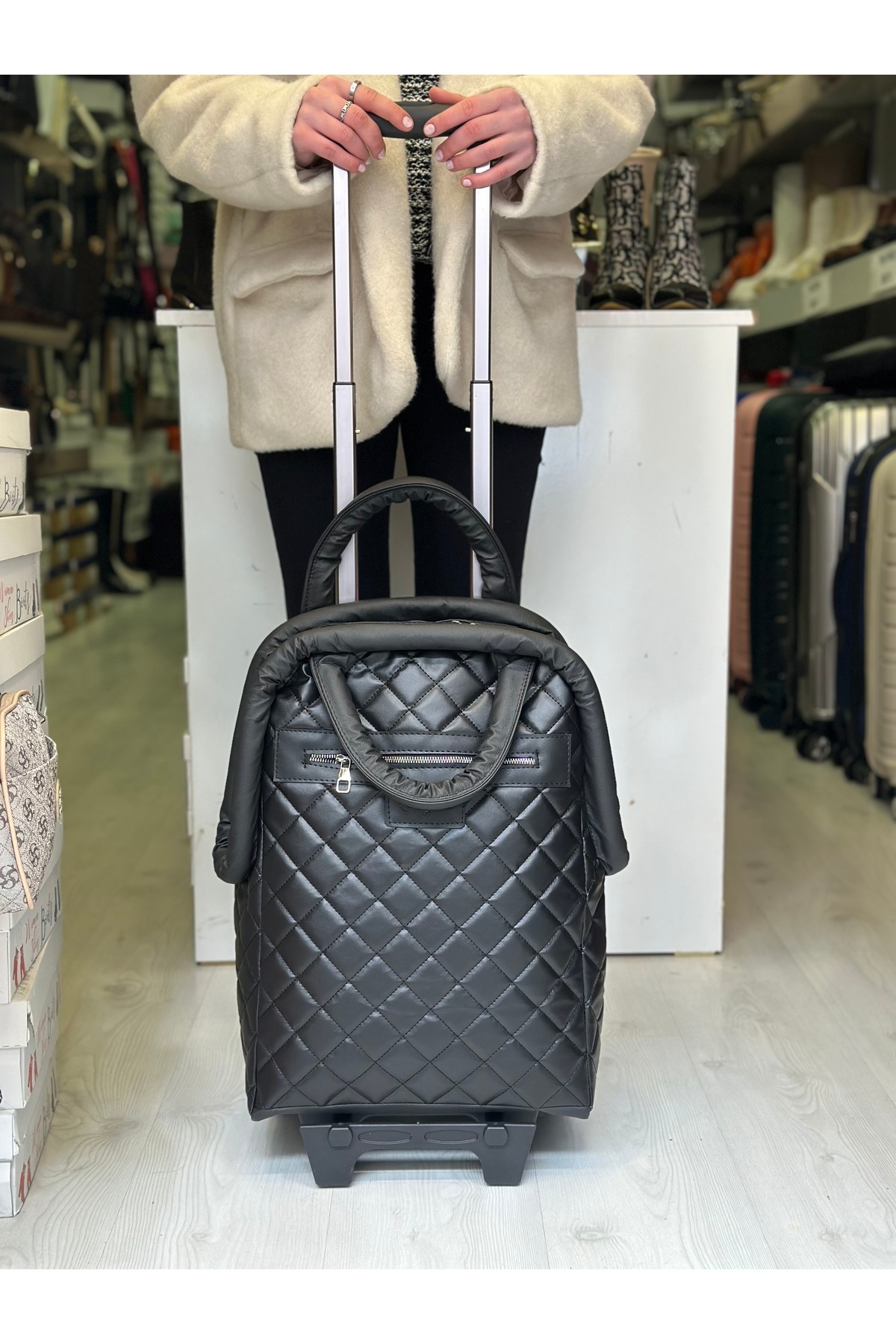 LOTUS AYAKKABI & ÇANTA Çekçekli Seyahat Çantası