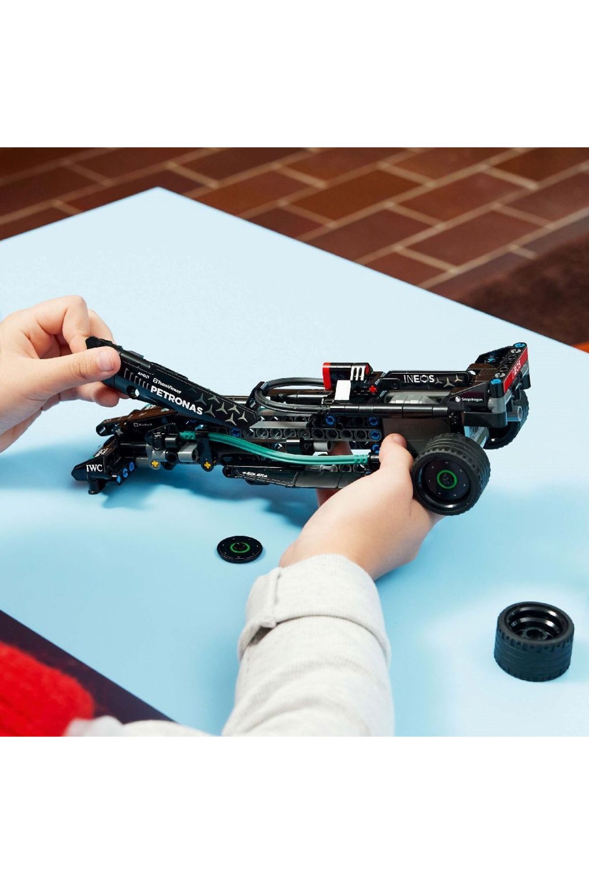 LEGO-®   Set de construcție Technic Mercedes-AMG F1 W14 E Performance Pull-Back 42165 pentru copii (240 piese) 4