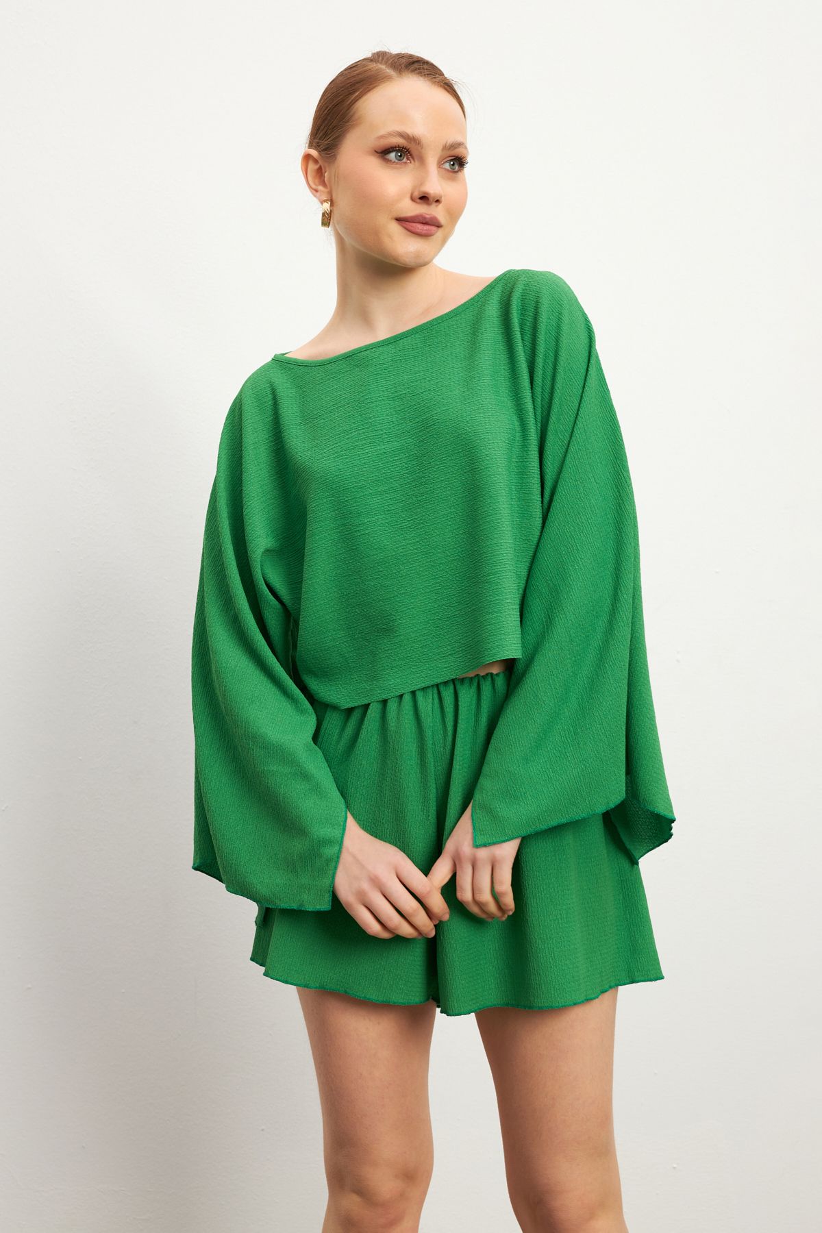 MODAGEN-Costum verde cu mânecă lungă și pantaloni scurți pentru femei 1