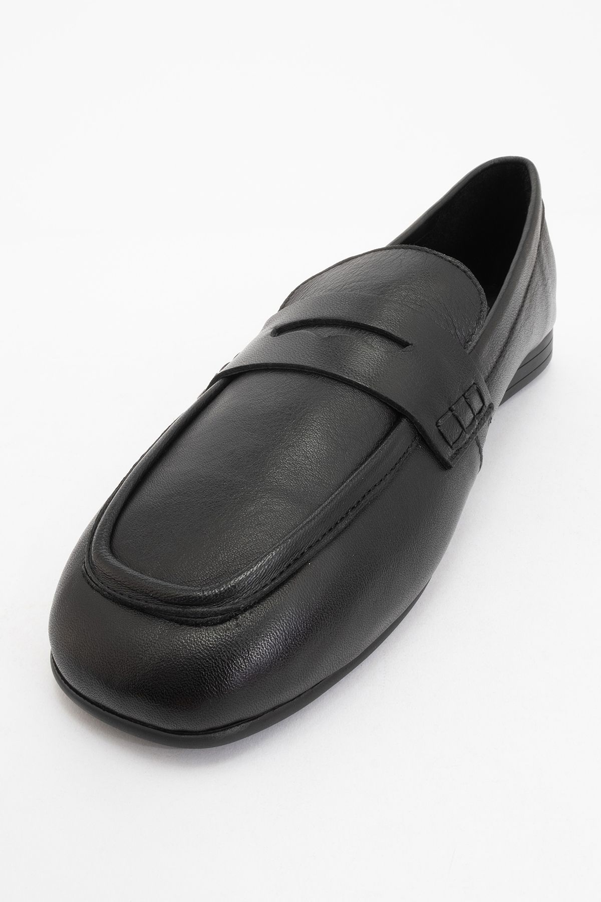 LuviShoes-Дамски мокасини от естествена кожа с плоски пръсти в черно SKYE 3