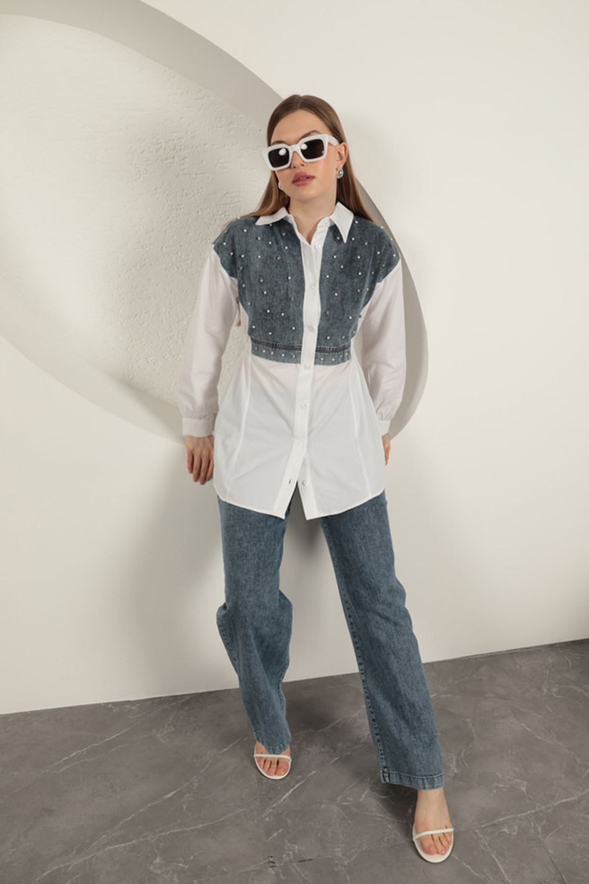 OEM Poplin Kumaş Önü İnci Detaylı Beyaz Kadın Gömlek