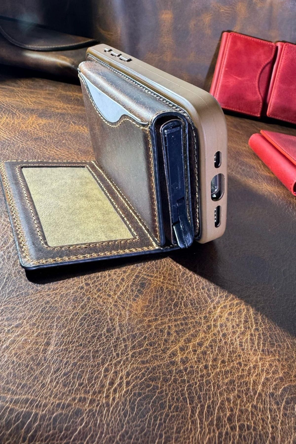 کارت دار مردانه و زنانه مکانیسم سازگار با چرم واقعی MAGSAFE ویژگی ایستاده عمودی افقی eonaks