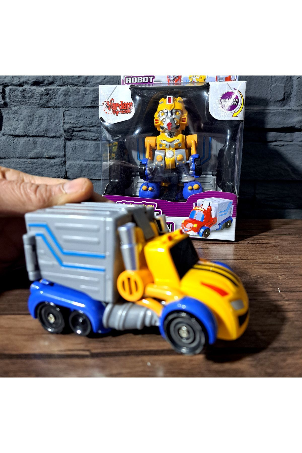 FEN TOYS-Robot Truck That Transforms into a Truck Car Robot Transform 10,5X6Cm Bass Transform into a Robot Light and Sound 7