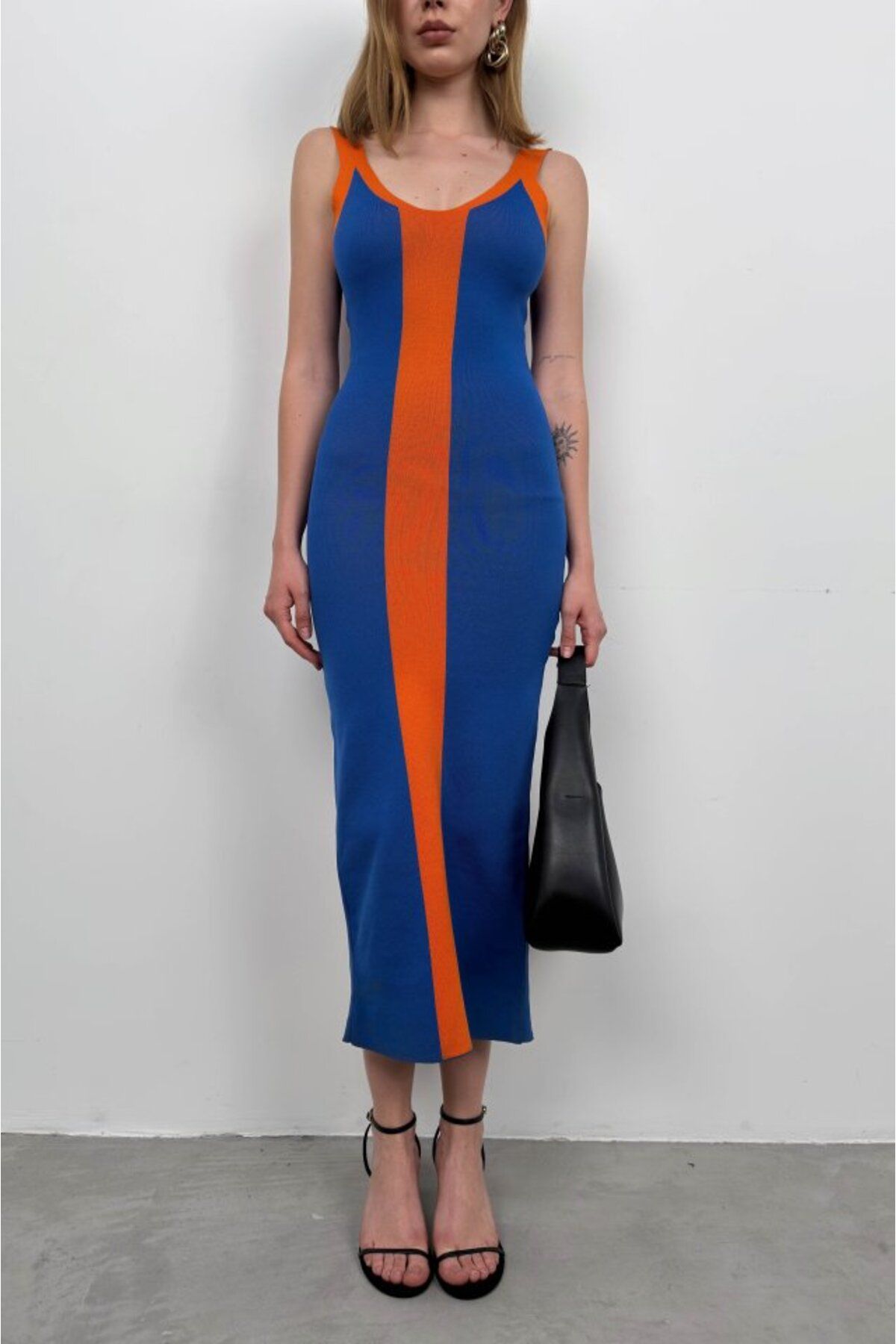 JANES-Double Color Slit Detail Dress 2