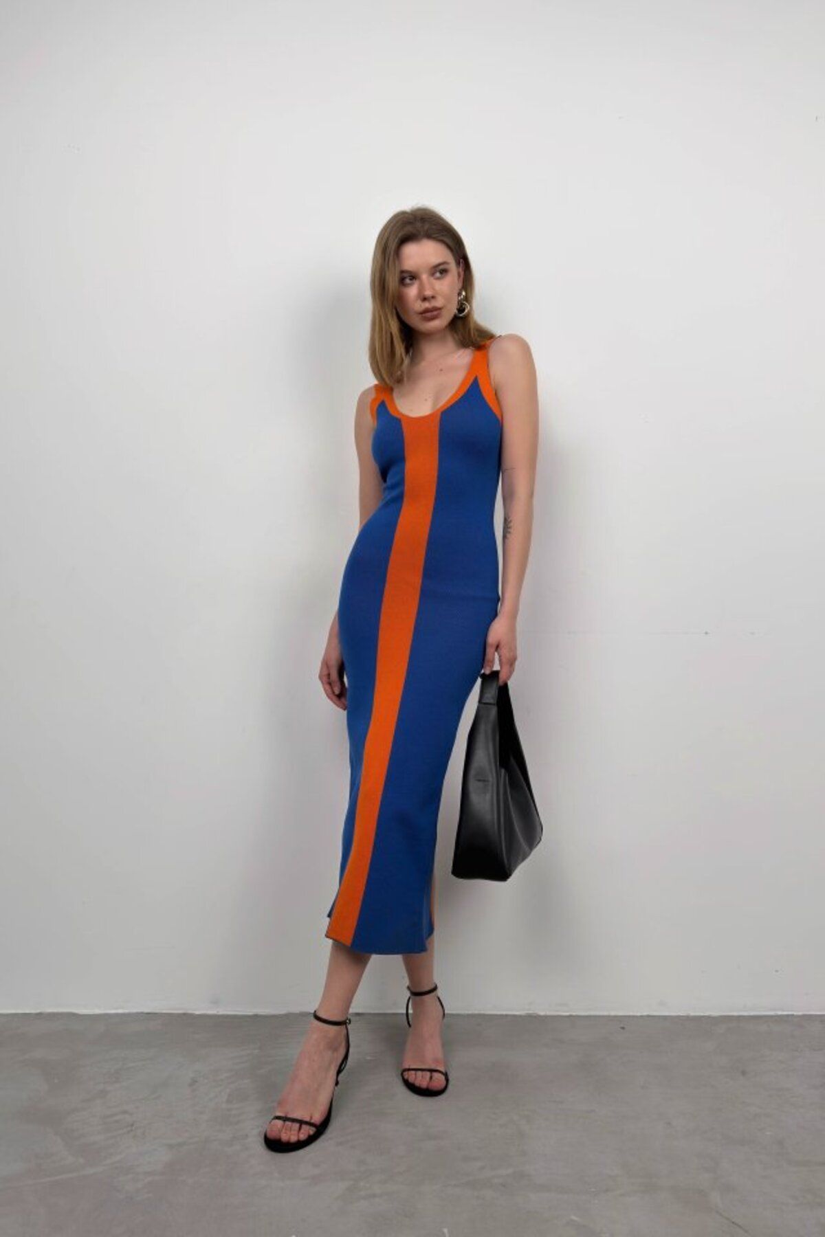 JANES-Double Color Slit Detail Dress 1