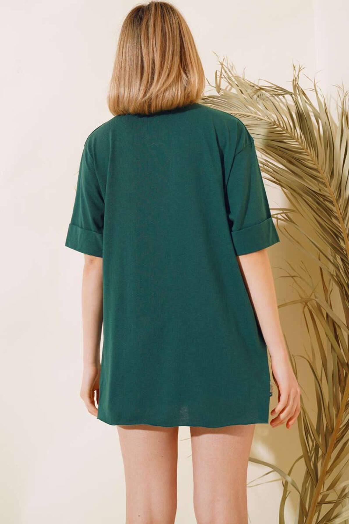 BYKUZEYARAS-Oversize Single Jersey T-Shirt with Side Slits - Comfortable Fit, Stylish and Casual 3