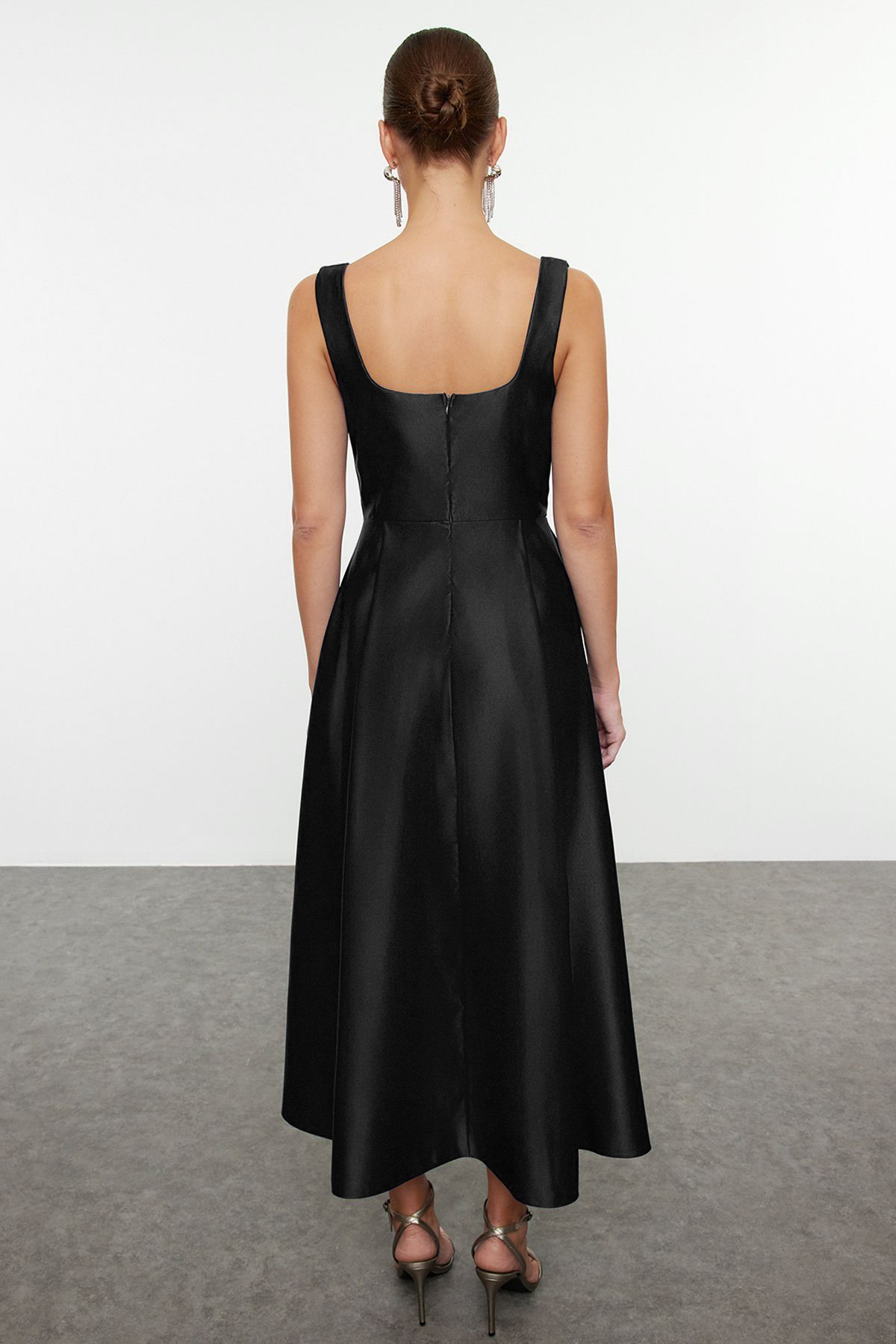 Trendyolmilla  Siyah A-Kesim Saten Dokuma Şık Abiye Gece Mezuniyet Elbisesi TPRAW25EL00040 - Görsel 5