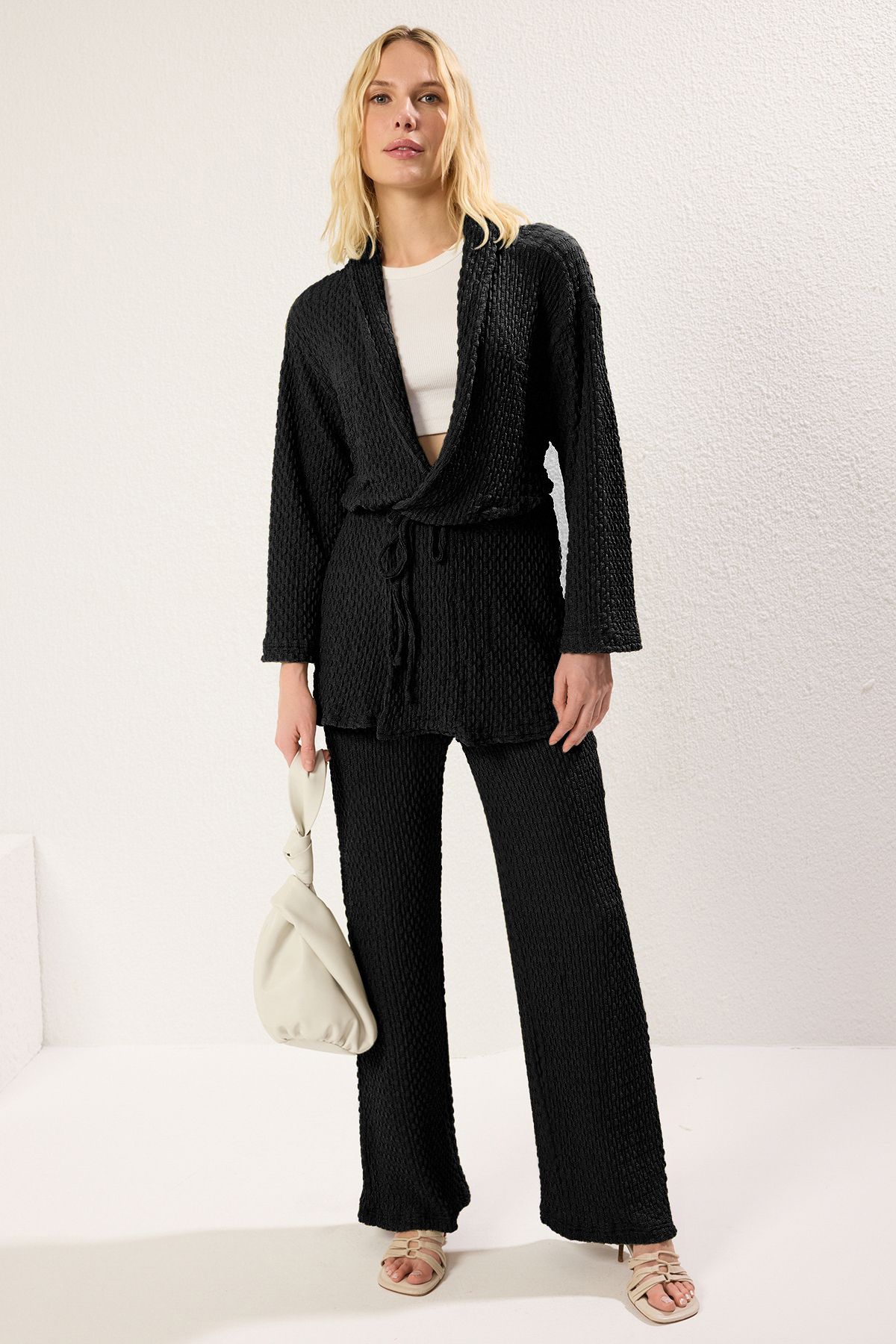 Trendyol Collection Schwarzes Strickset Mit Weitem Bein – Strukturiertes Wickelset für Damen - S