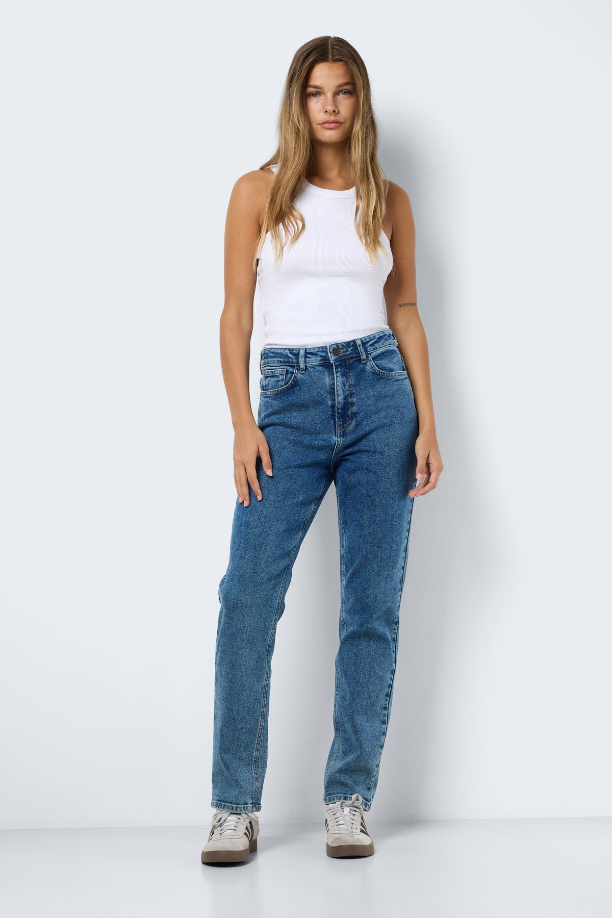 complete the look image