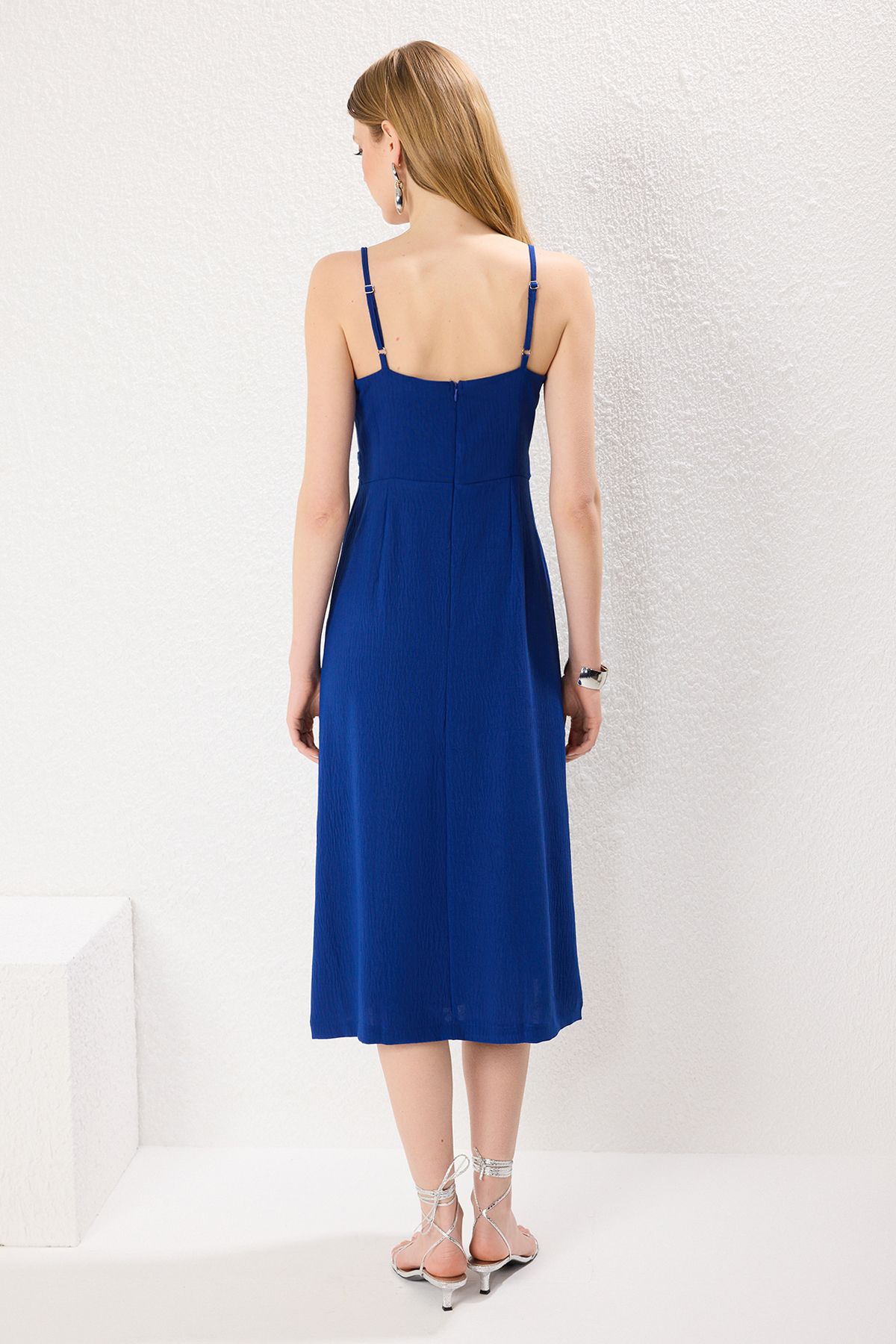 Trendyol Collection-Saks A-Line, прашка, бюст, миди тъкана рокля Twoss23El02057 4