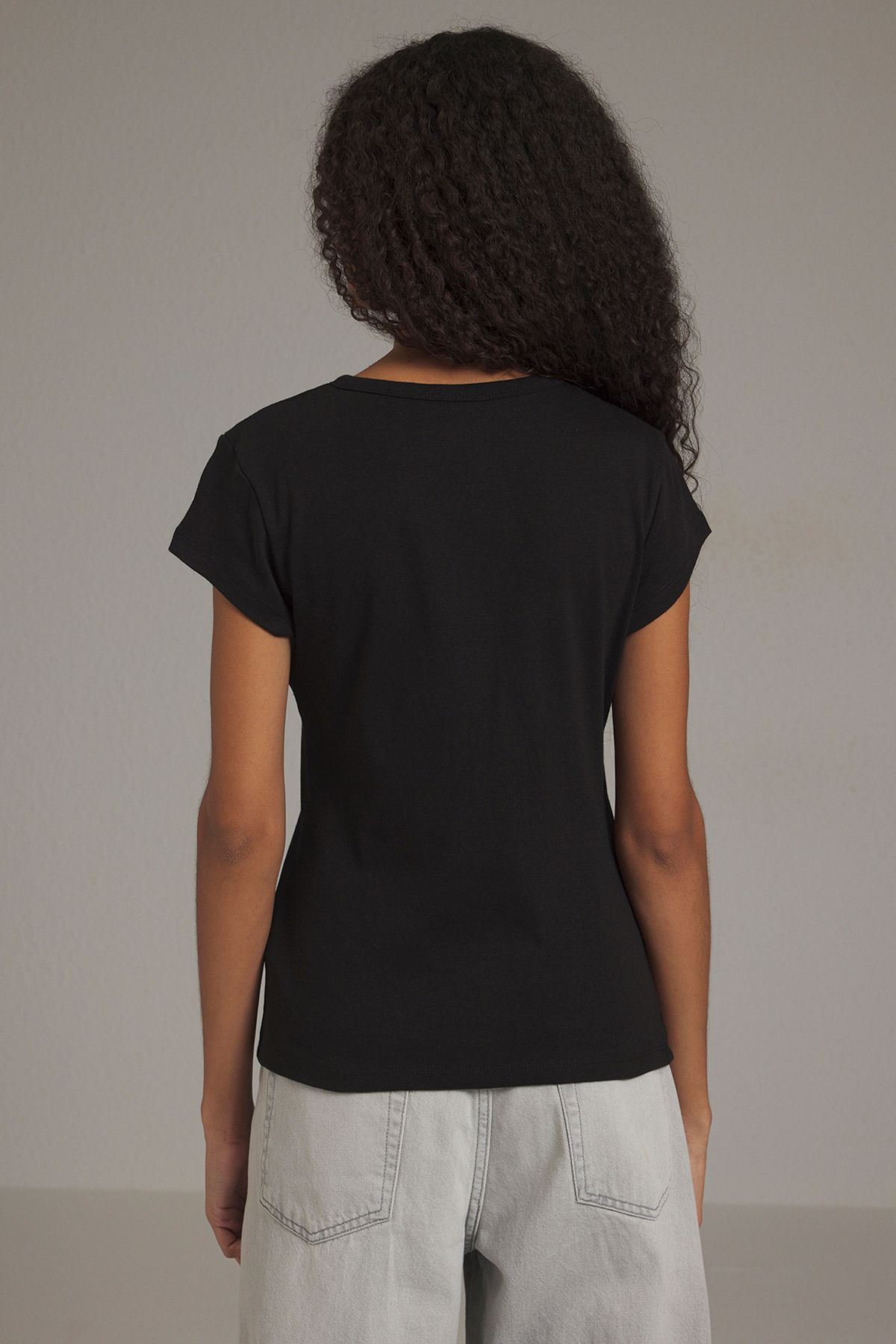 Trendyolmilla Siyah Düğmeli Fitted/Vücuda Oturan Örme Bluz
