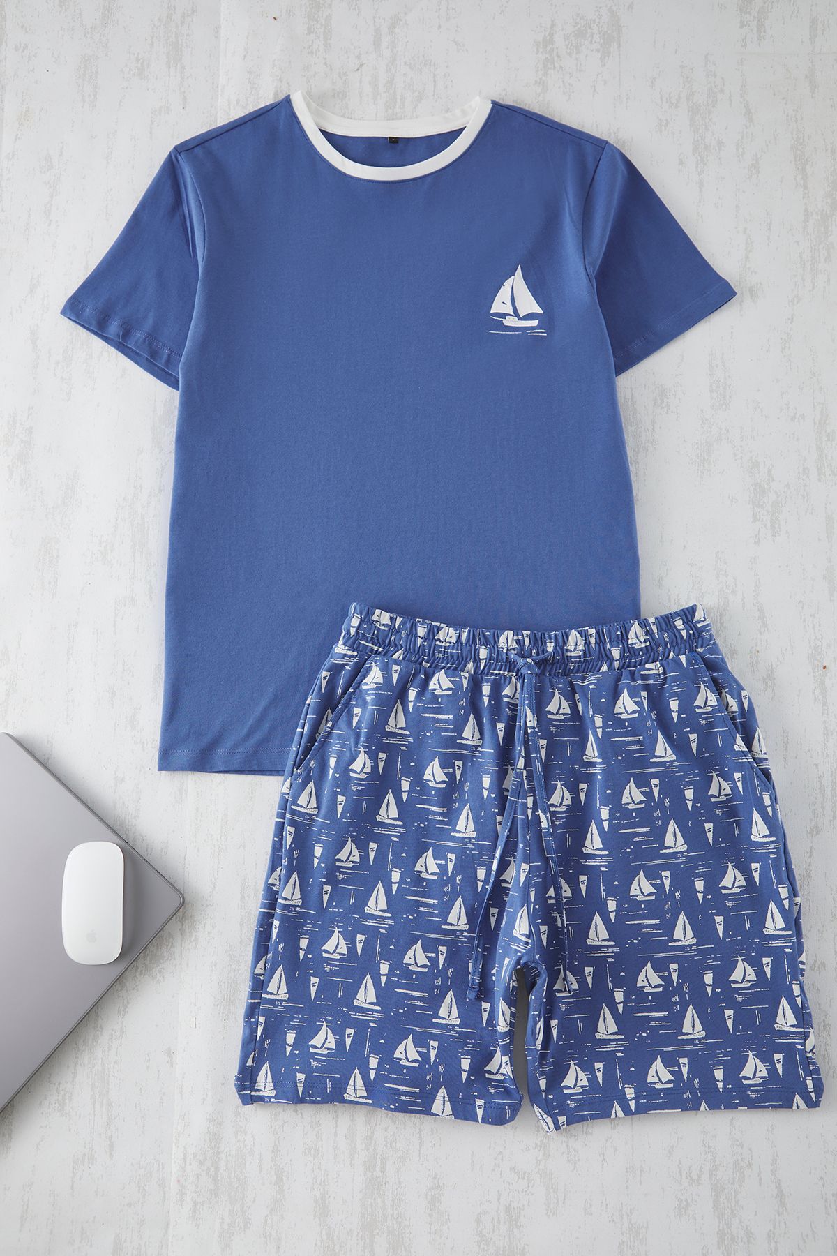 Trendyol Collection-Set pijama cu pantaloni scurți tricotați cu imprimeu albastru slim fit TMNSS25PT00031 5