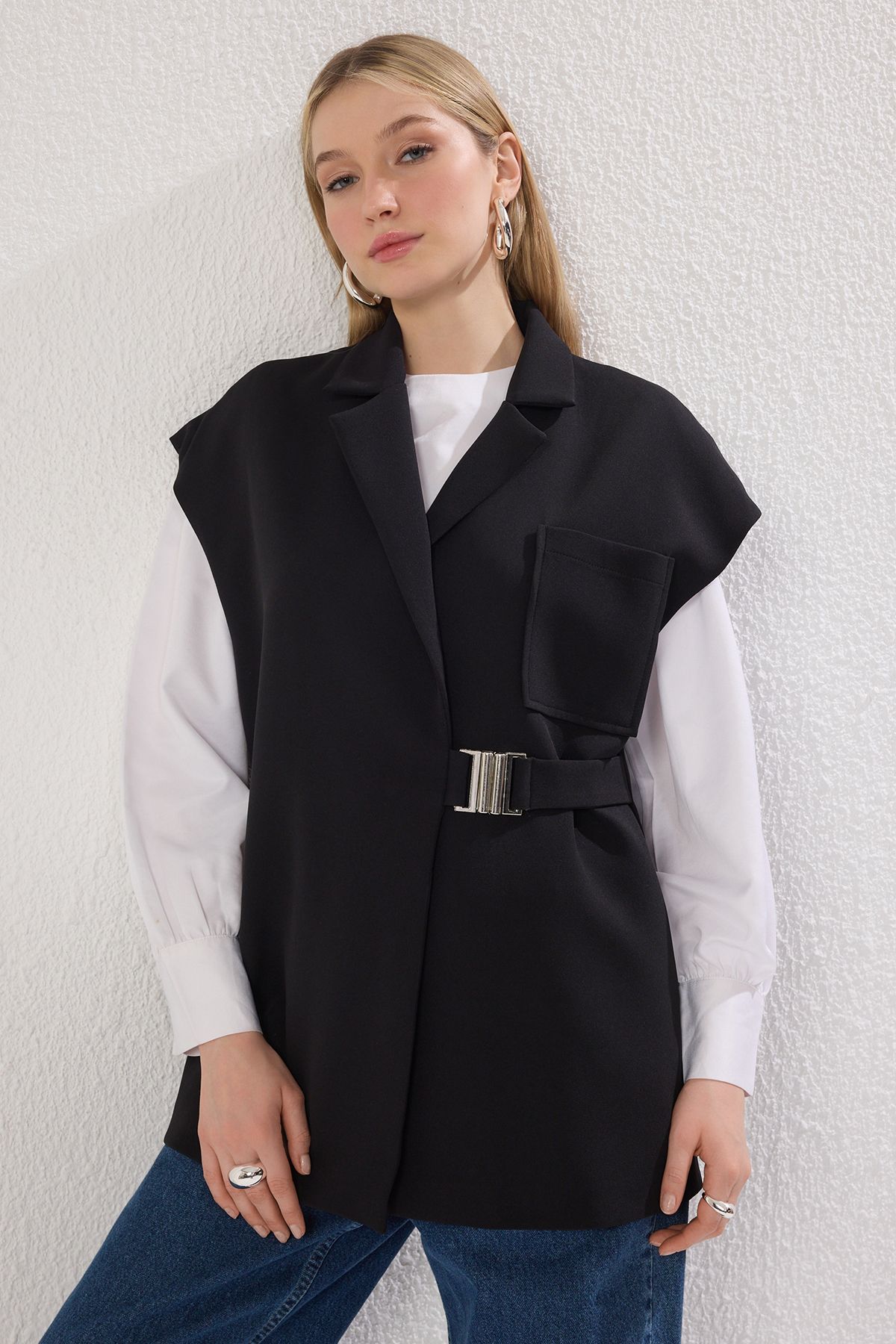 Trendyol Modest-Black Double Breasted Closure Buckle Accessory Woven Fabric Vest Tctaw25Yl00004 2