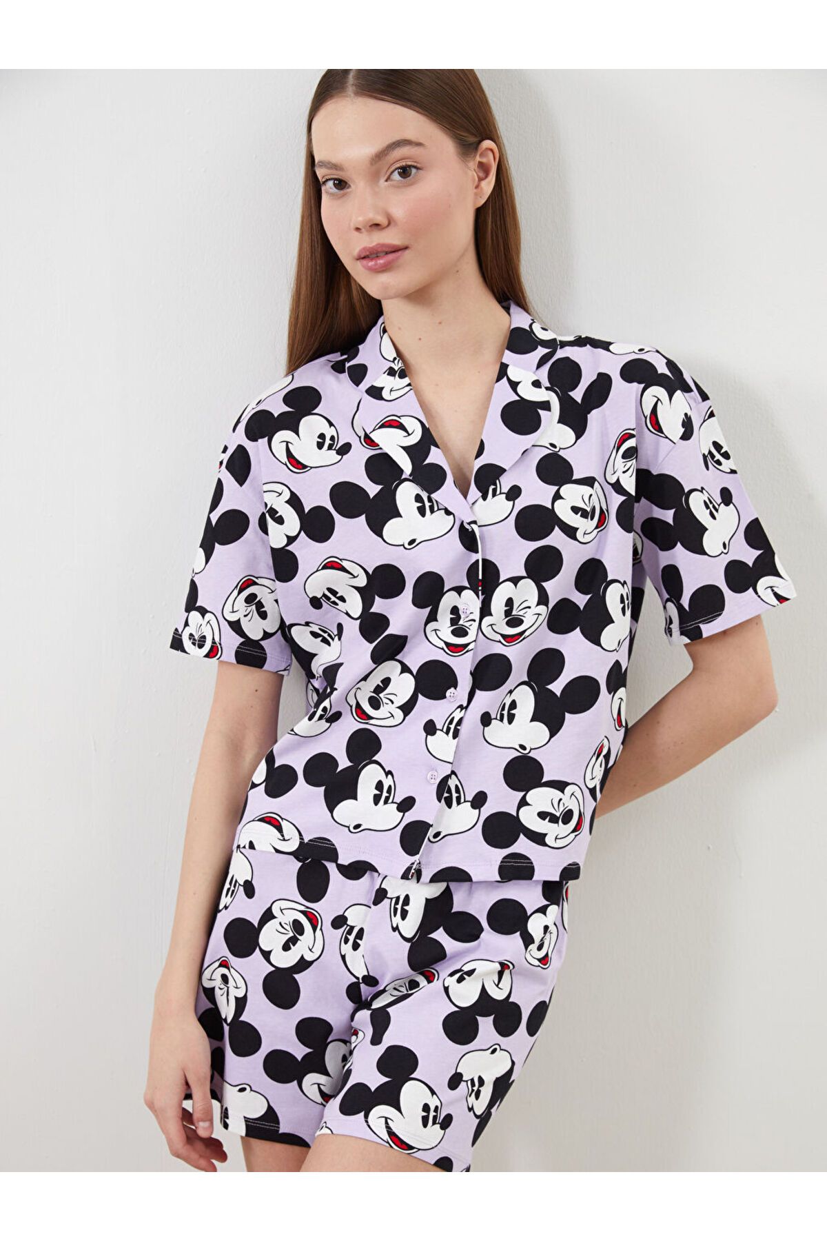 LC Waikiki Yeni Sezon Mickey Mouse Baskili Kadin Sortlu Pijama Takimi - S5CE68Z8