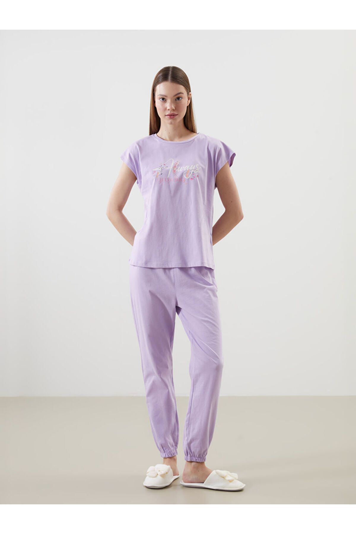 LC Waikiki Yeni Sezon Bisiklet Yaka Baskili Kadin Pijama Takimi - S5GS65Z8