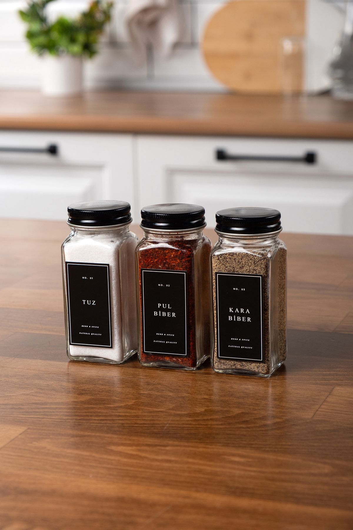 EVLE-Set of 3 Glass Spice Jars with Black Lid and Label Spice Jars 2