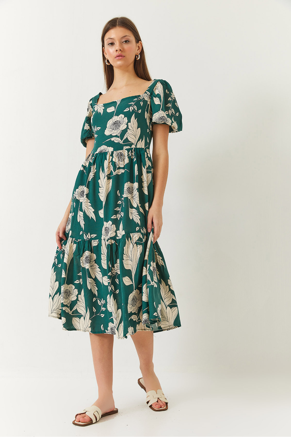 Bianco Lucci-Damenkleid aus Viskose mit quadratischem Ausschnitt und Wassermelonenärmeln und Blumendruck 60261441 4