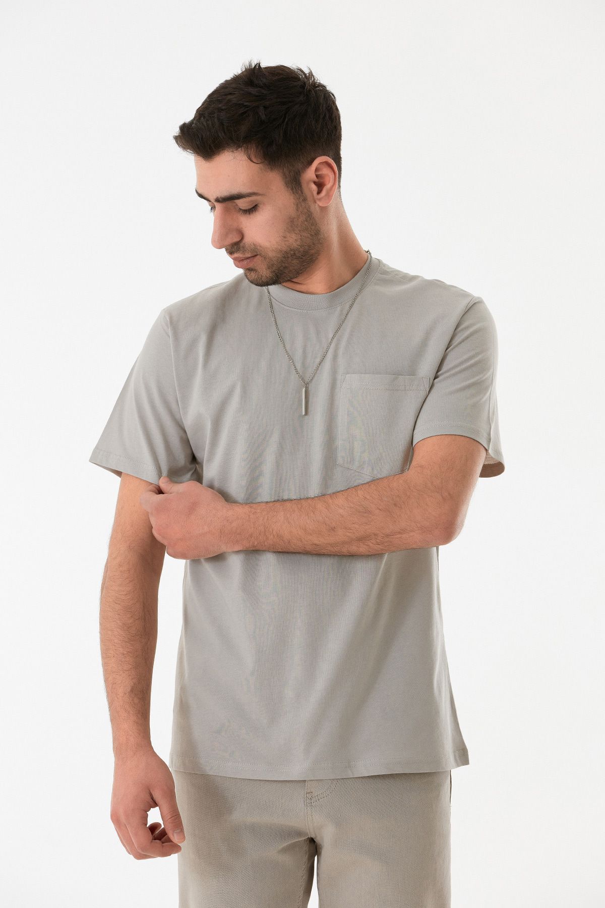 Fulla Moda-Pocket Neck Detail Crew Neck T-Shirt 4