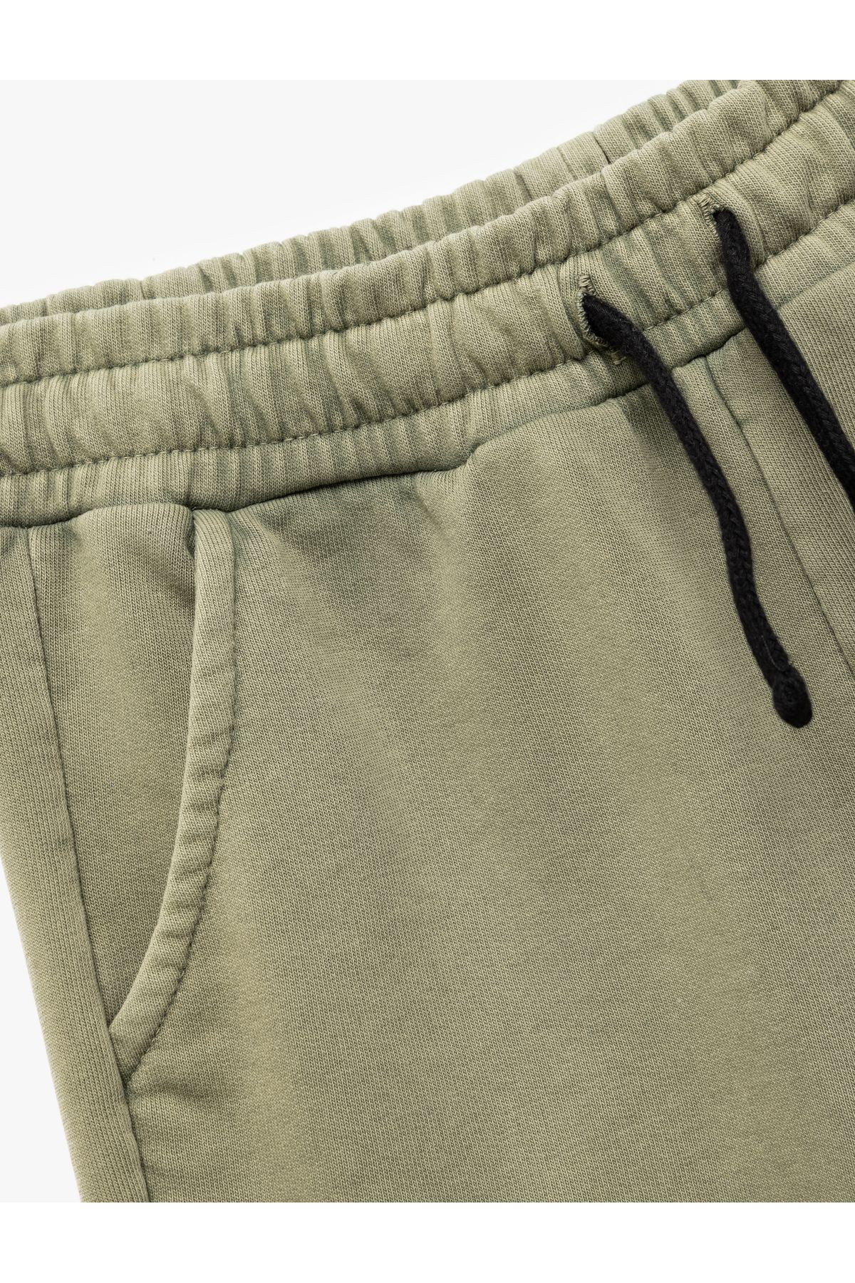 Koton-Cotton Flap Pocket Detailed Elastic Waist Shorts 3