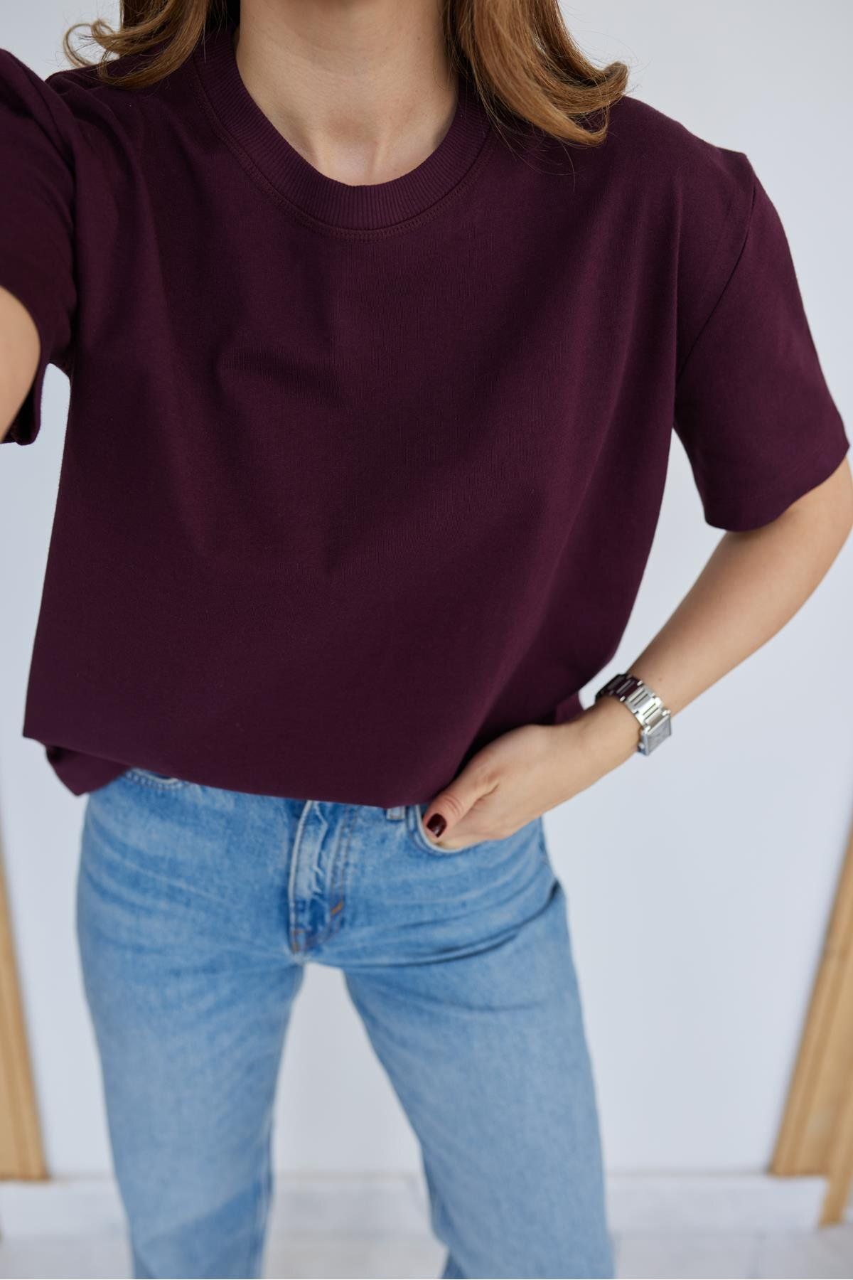 Askı Nişantaşı-Burgundy Oversize T-Shirt with Ribbed Collar 1