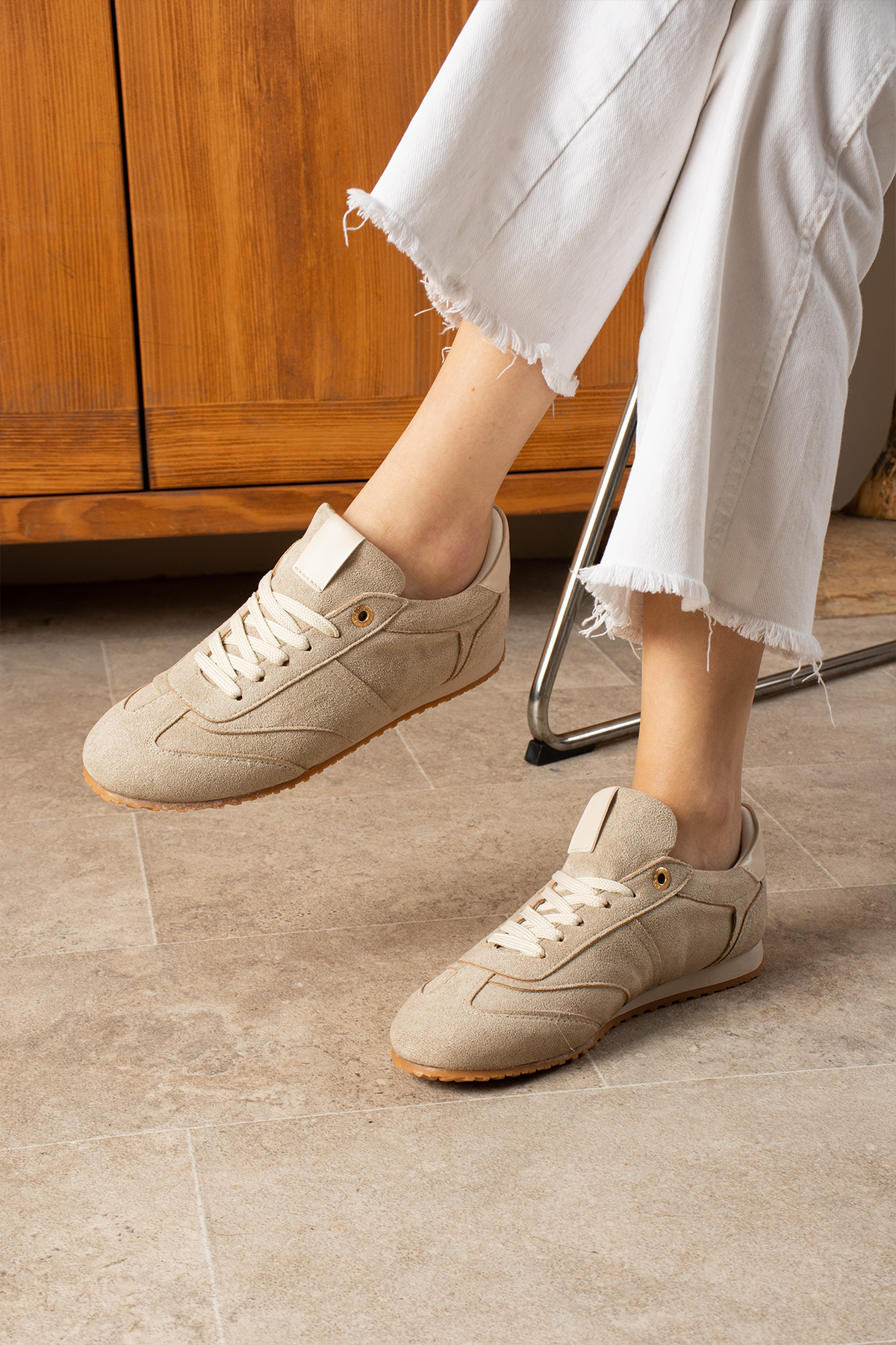 SHOESTEP-حذاء رياضي كاجوال برباط ونعل مريح للنساء من جلد الغزال باللون البيج الوردي 3