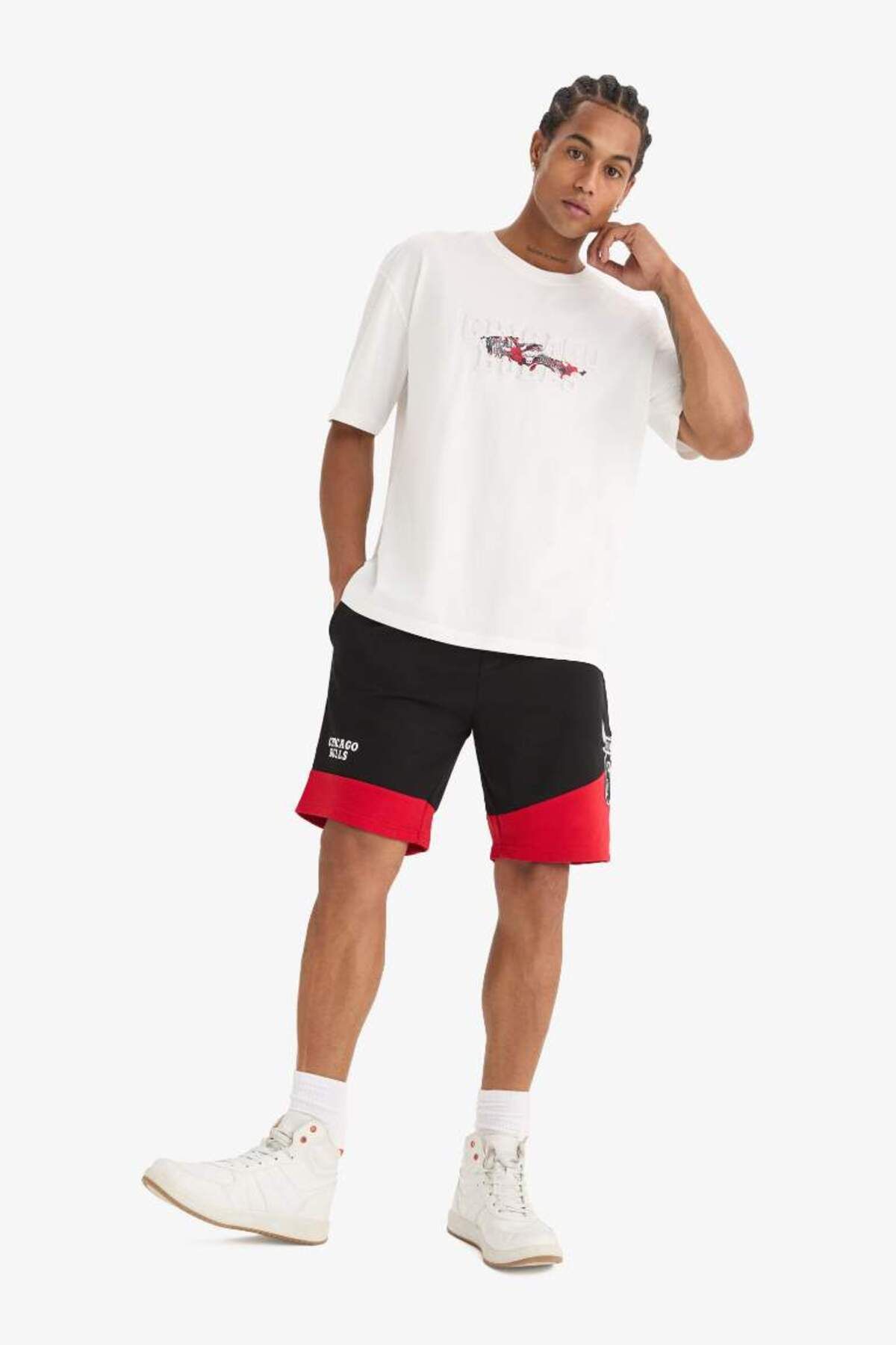 DeFacto-New Season Defactofit Nba Chicago Bulls Standard Fit Straight Leg Shorts 2