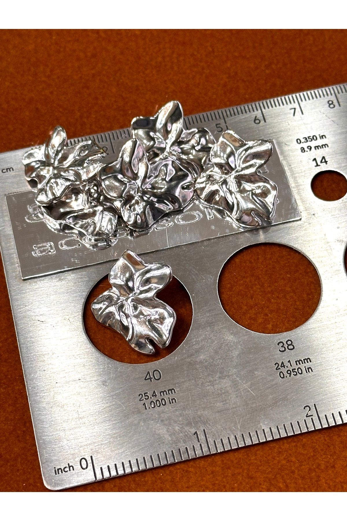 ODDA TASARIM ATÖLYESİ-Z.A.R.A Model - Button Set with Leaf Pattern and Crinkle Silver Design (40 Sizes) 3