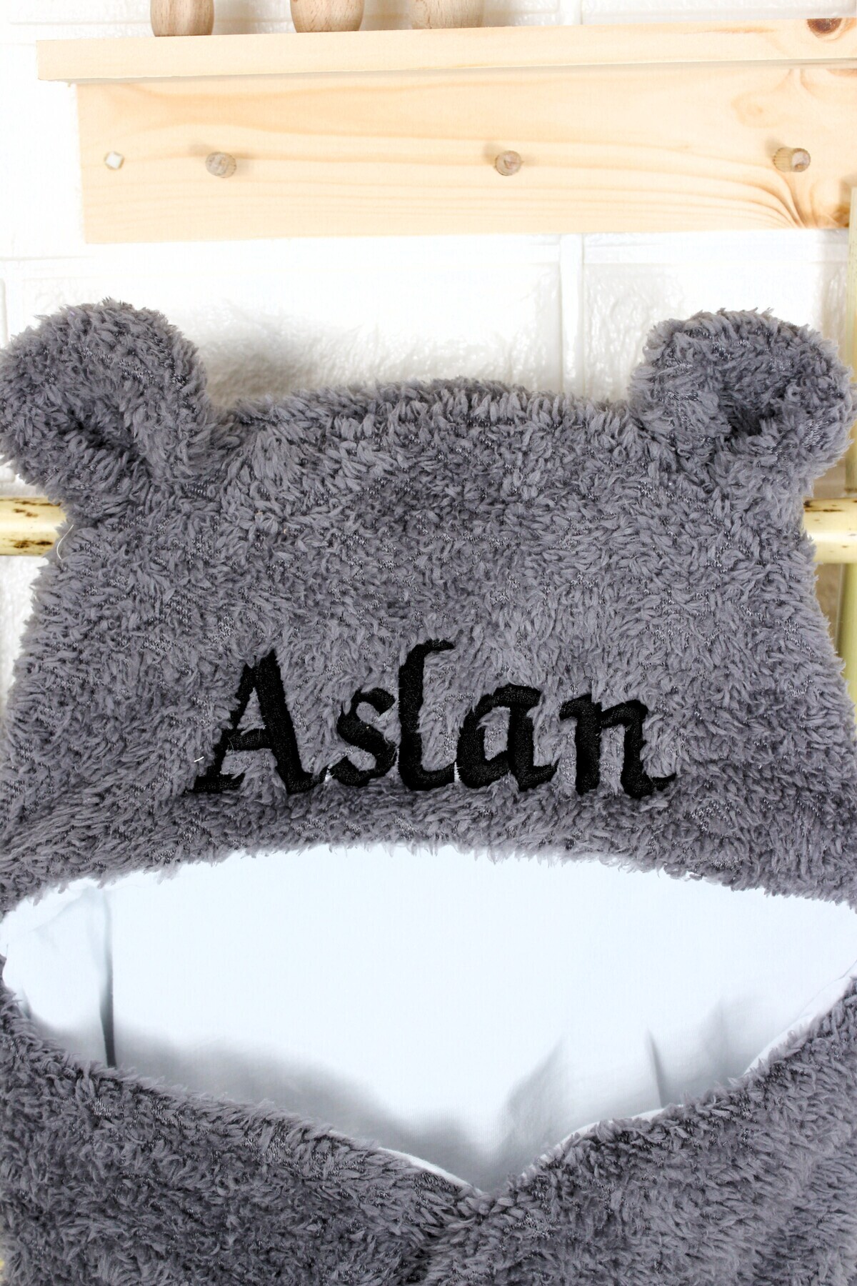 tinykiddesign Kişiye Özel Nakışlı Bebek Dış Kundak Gri Uyku Tulumu Kıvırcık Wellsoft Peluş Ayıcık Kulaklı fotoğrafı 5 (önizleme)