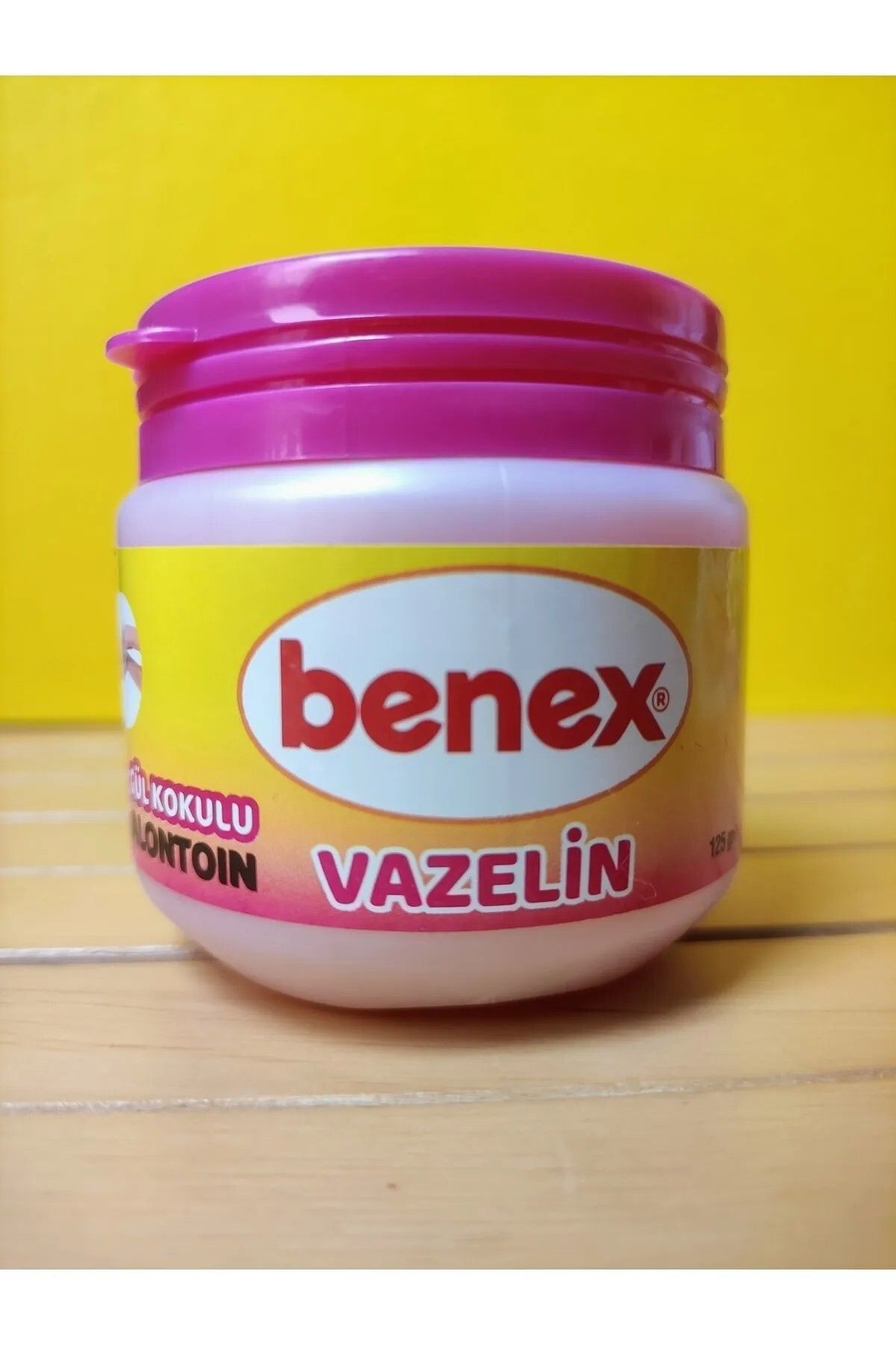 Benex Alontoin'li Gül Kokulu Vazelin 125 Gr/150ml