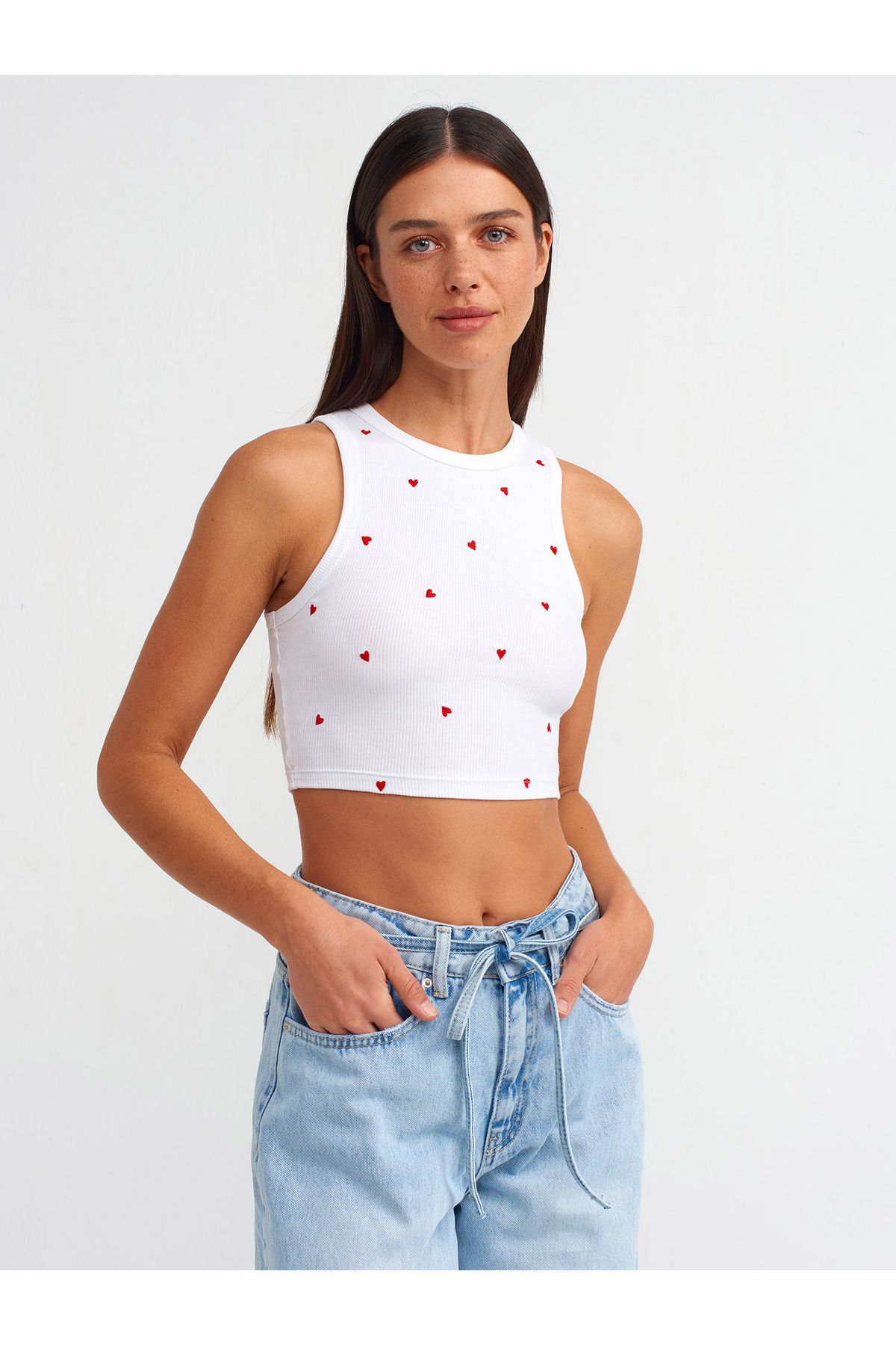 NK 20819 Kalp Nakışlı Crop Top-Beyaz