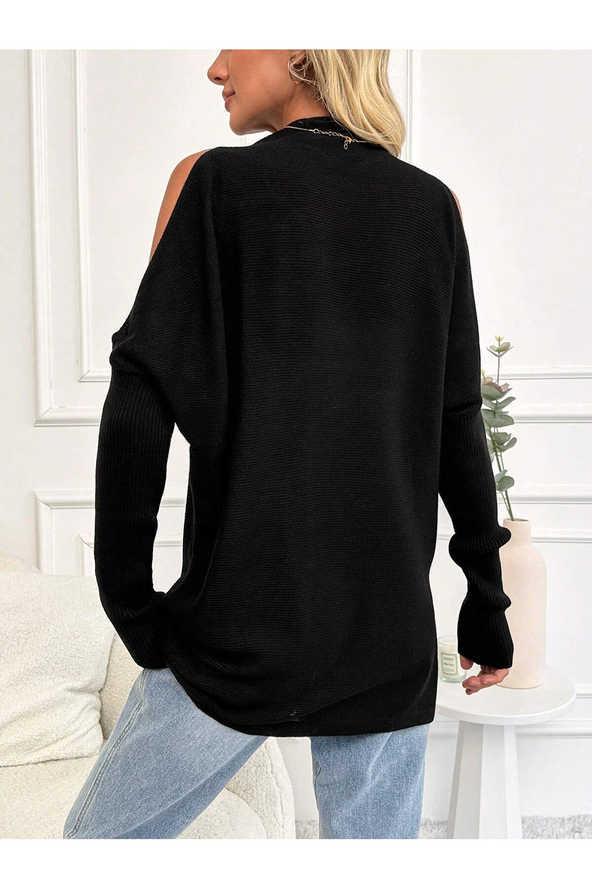 AQE FASHION  Siyah Omzu Açık Kolları Dekolte Detaylı Balıkçı Yaka - Görsel 2