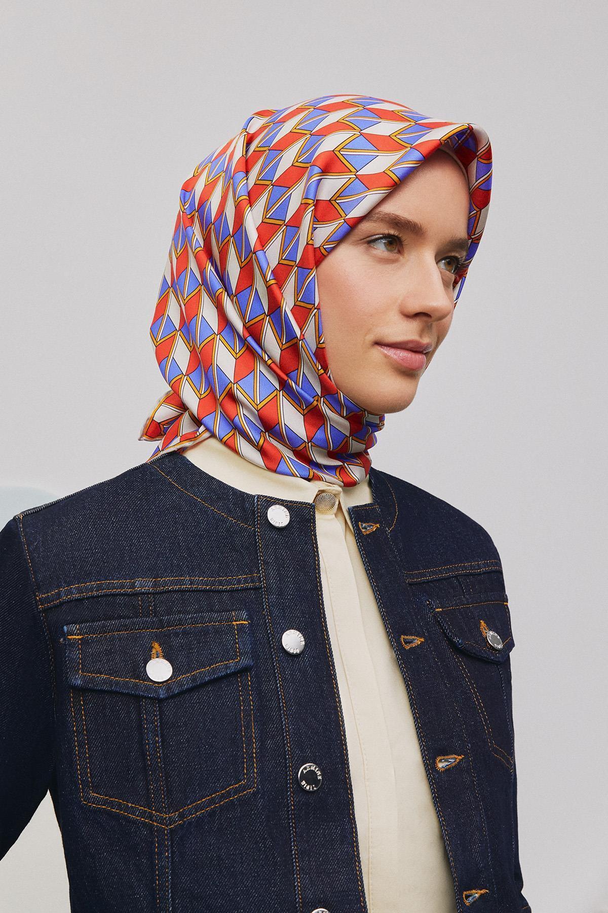 Armine-Patterned Pure Silk Twill Scarf (9309-01) 1