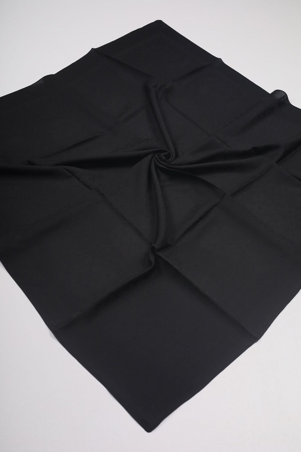 Pierre Cardin-Scarf - Pattern-01 - Color-01 1