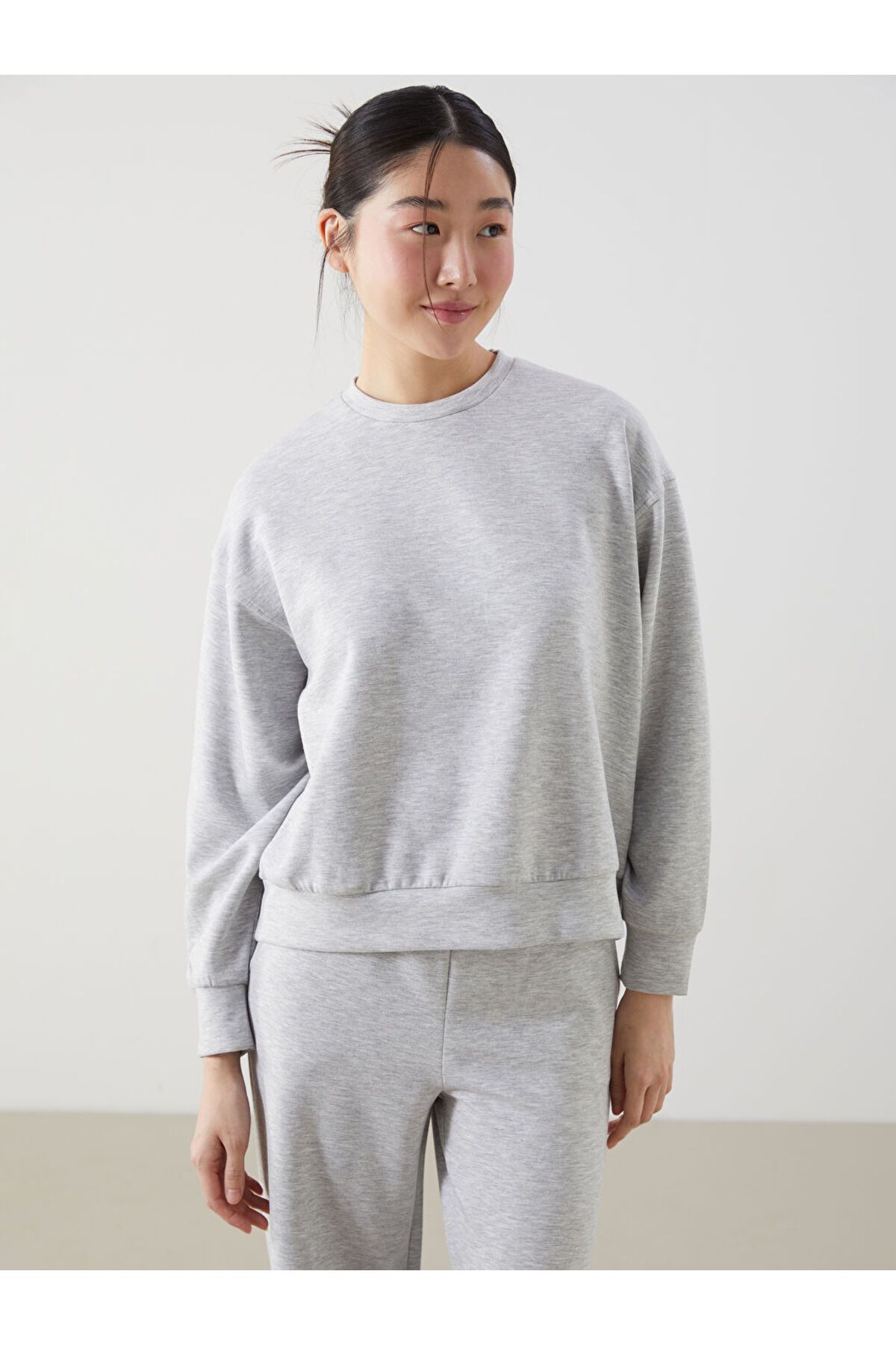 LC Waikiki-Crew Neck - Oversize Women's Sweatshirt 1