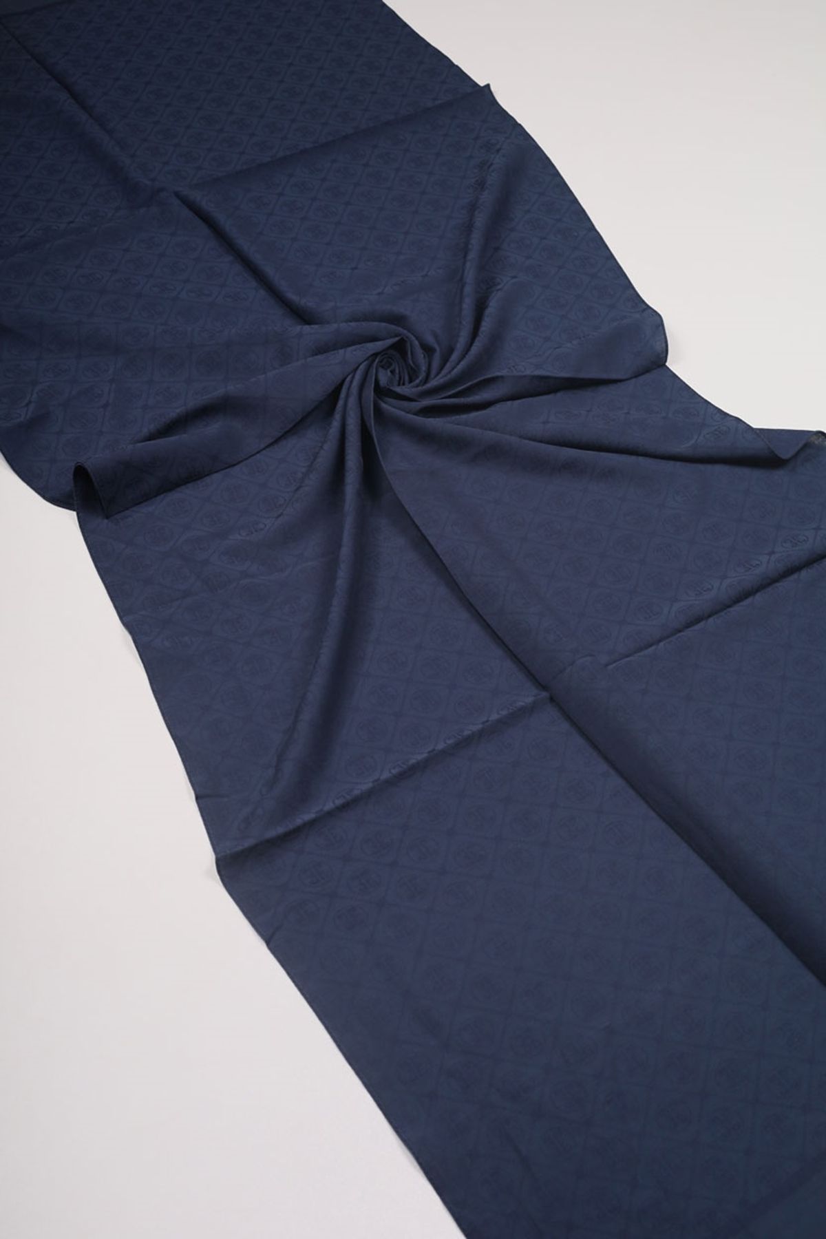 Pierre Cardin-Shawl - Pattern-01 - Color-20 1